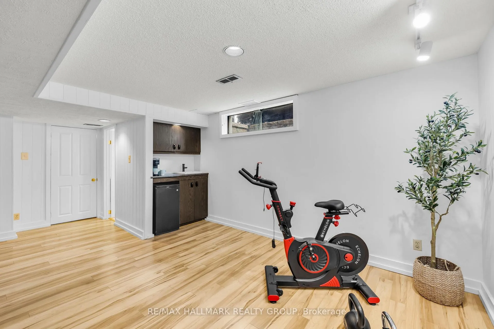 Photo 31 of 547 Denbury Avenue, Ottawa, McKellar/Highland — HOMEH