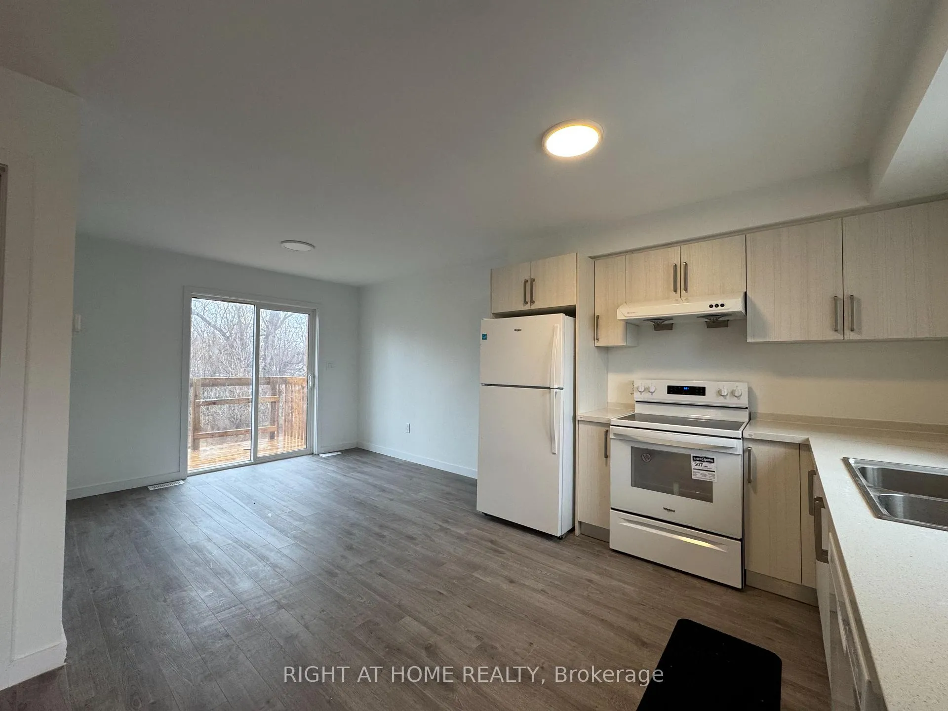 Photo 1 of Unit (MAIN), 127 Highriver Trail, Welland, Broadway — HOMEH