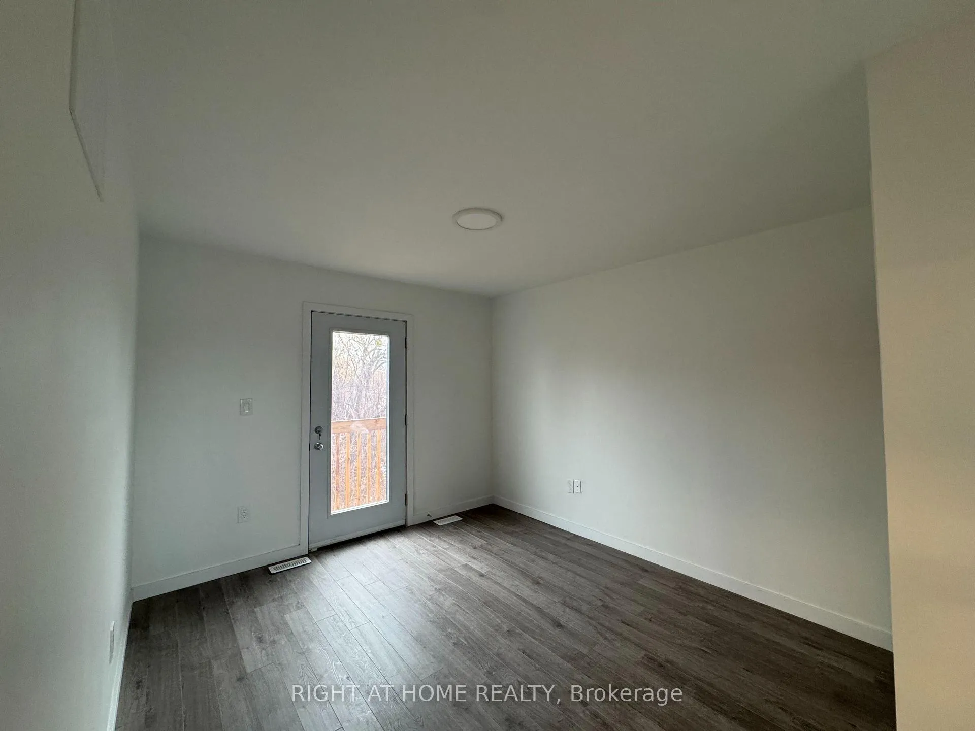 Photo 22 of Unit (MAIN), 127 Highriver Trail, Welland, Broadway — HOMEH