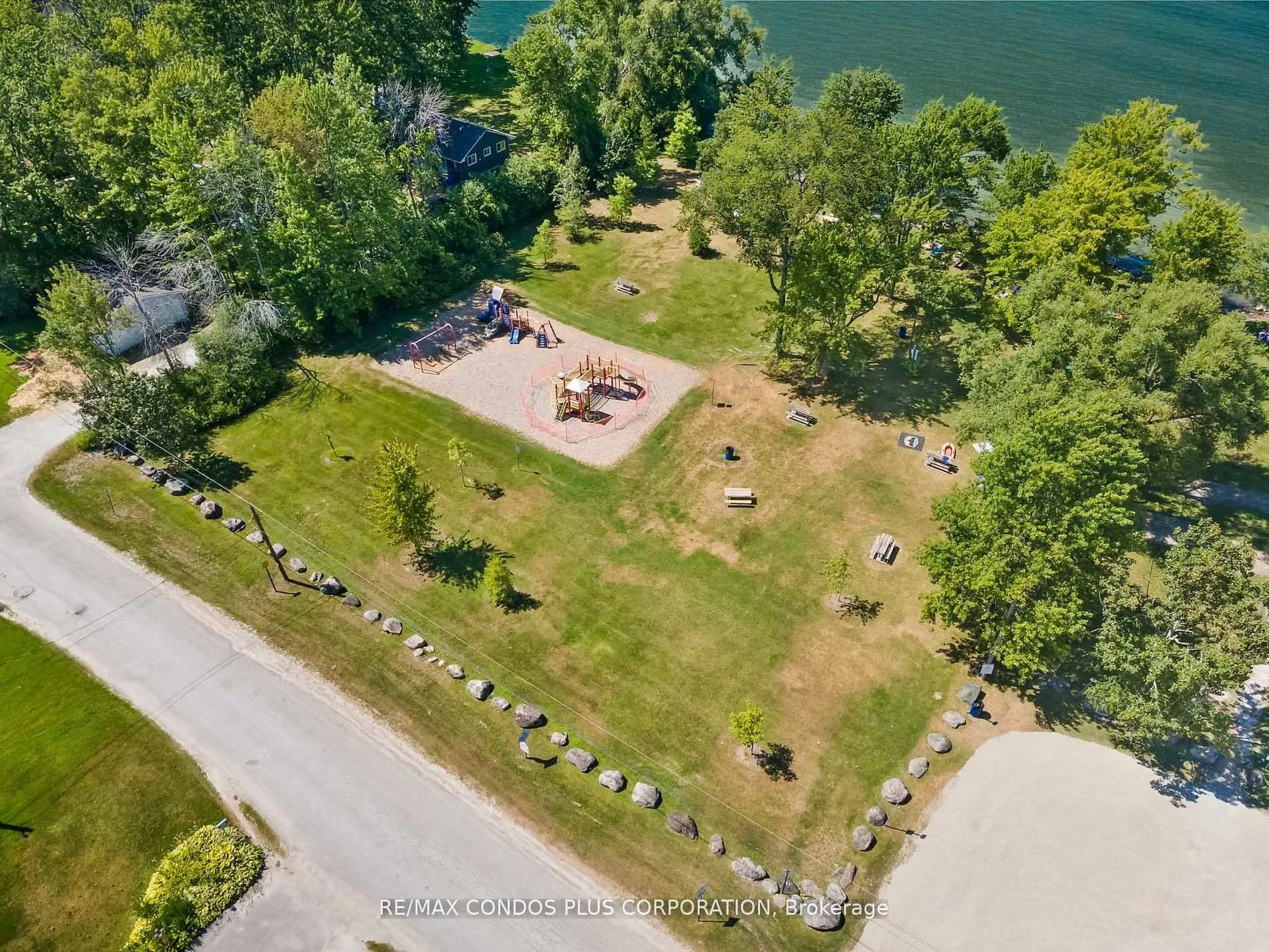 Photo 12 of 1 Donna Drive, Georgina, Pefferlaw — HOMEH