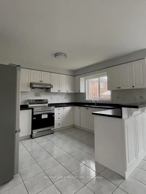 Photo 8 of Unit Upper, 25 Giza Crescent, Brampton, Sandringham-Wellington — HOMEH