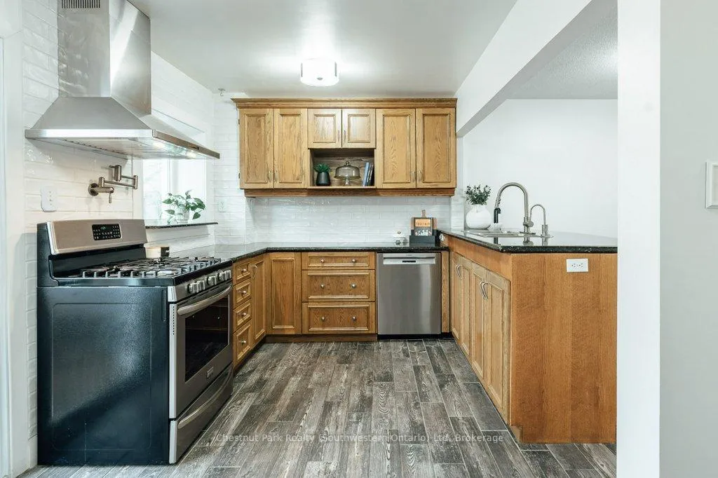 Photo 13 of 153 Dovercliffe Road, Guelph, Dovercliffe Park/Old University — HOMEH