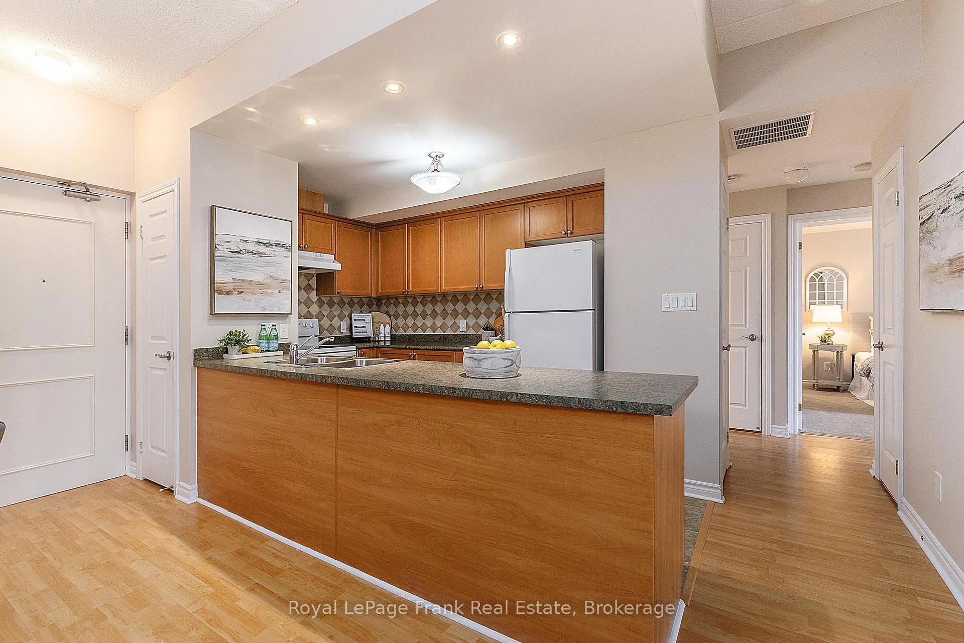 Photo 4 of Unit 207, 220 Main Street N, Uxbridge — HOMEH