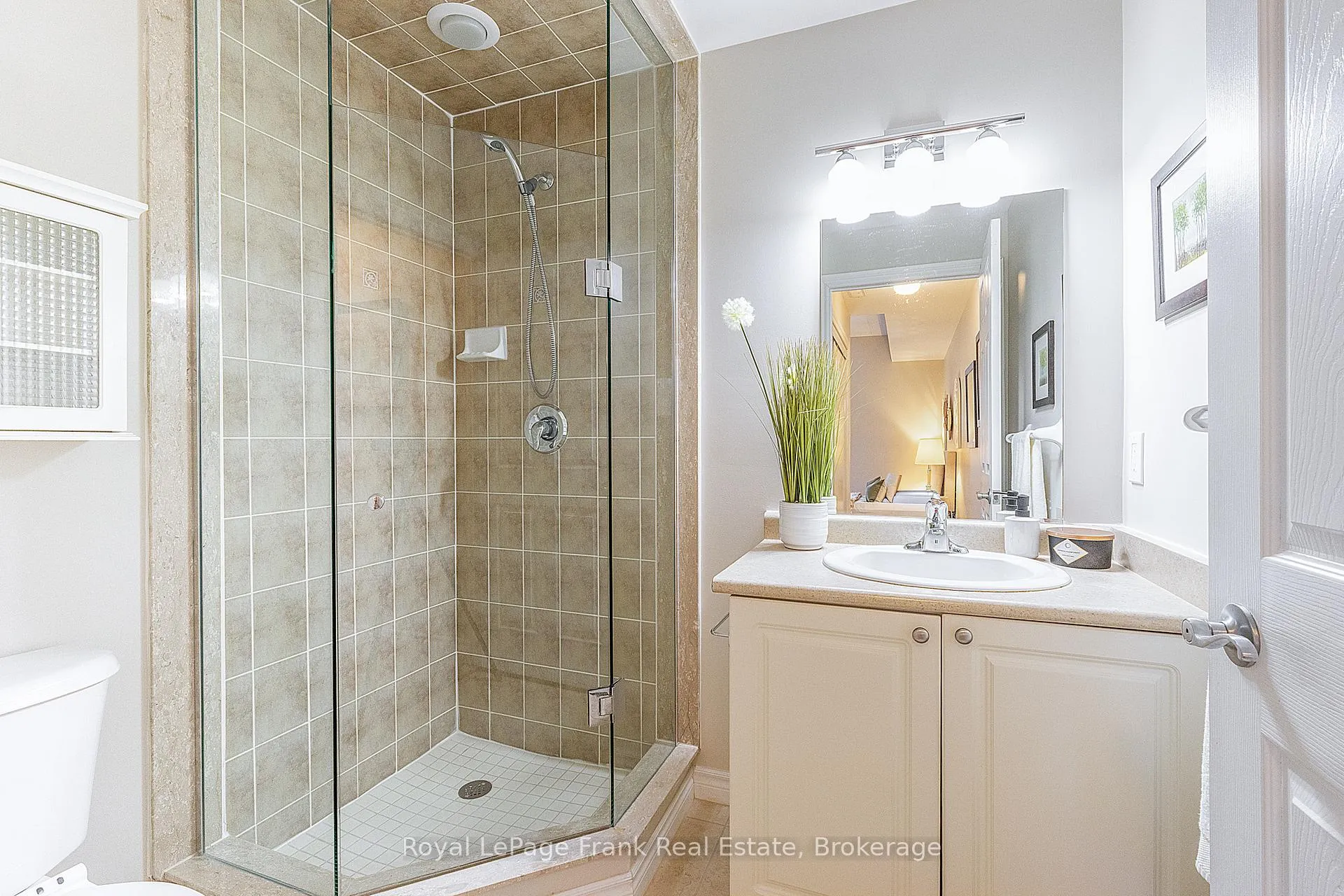 Photo 24 of Unit 207, 220 Main Street N, Uxbridge — HOMEH
