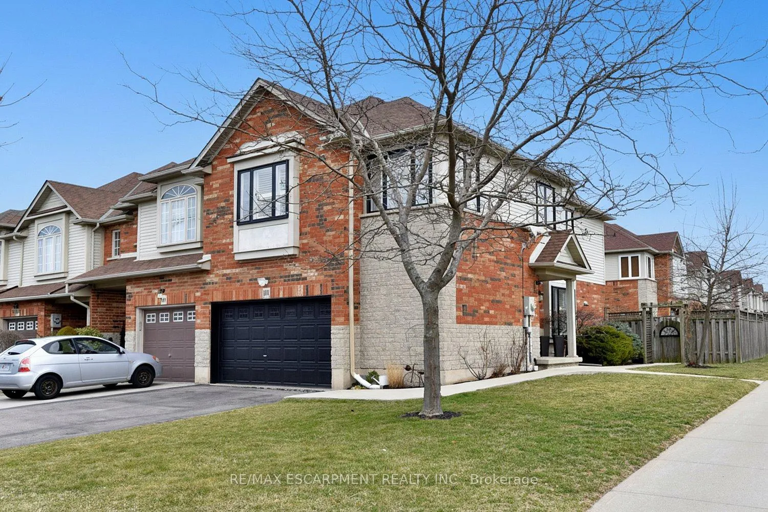 Photo 2 of 111 Magnolia Crescent, Grimsby, Grimsby West — HOMEH