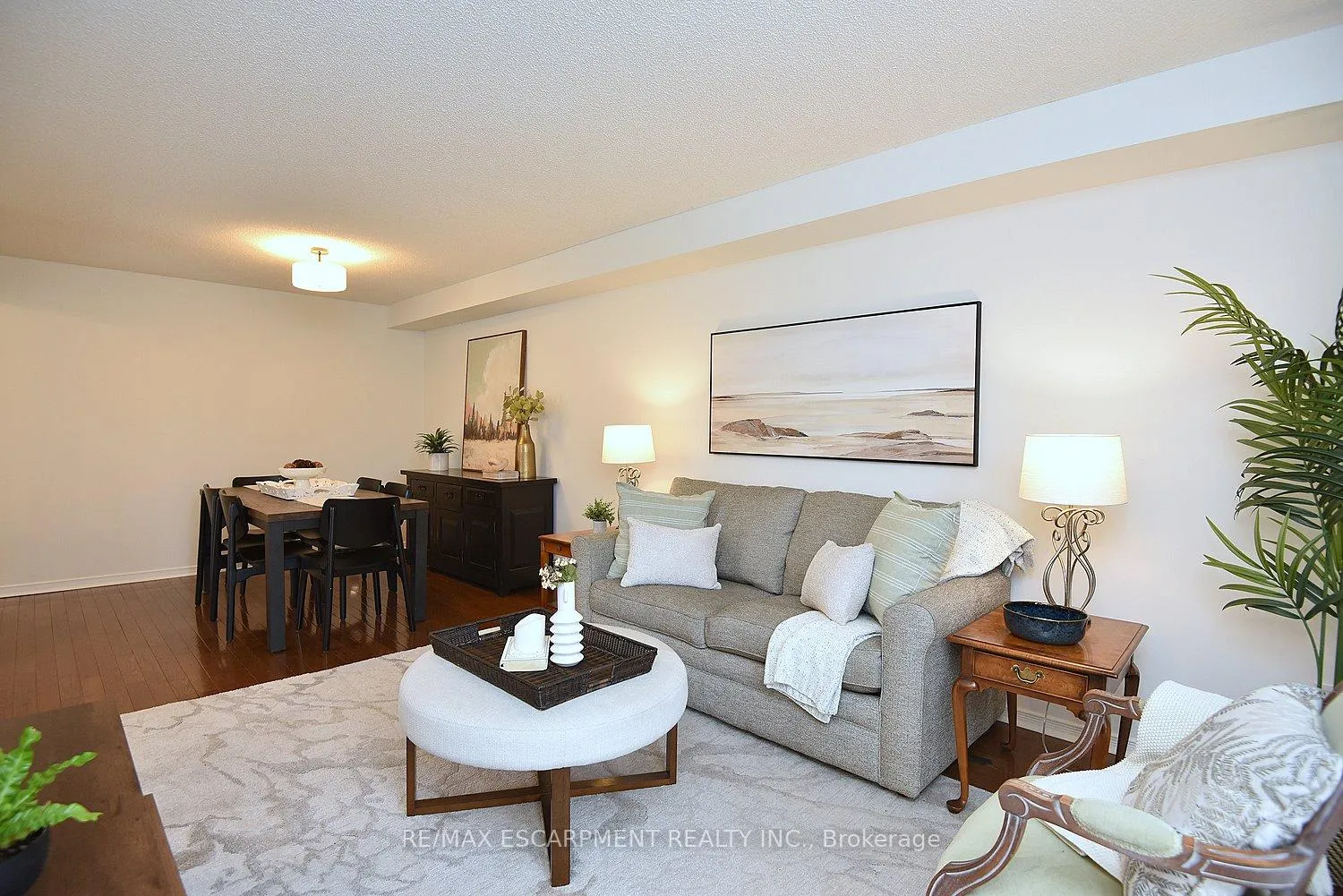 Photo 7 of 111 Magnolia Crescent, Grimsby, Grimsby West — HOMEH