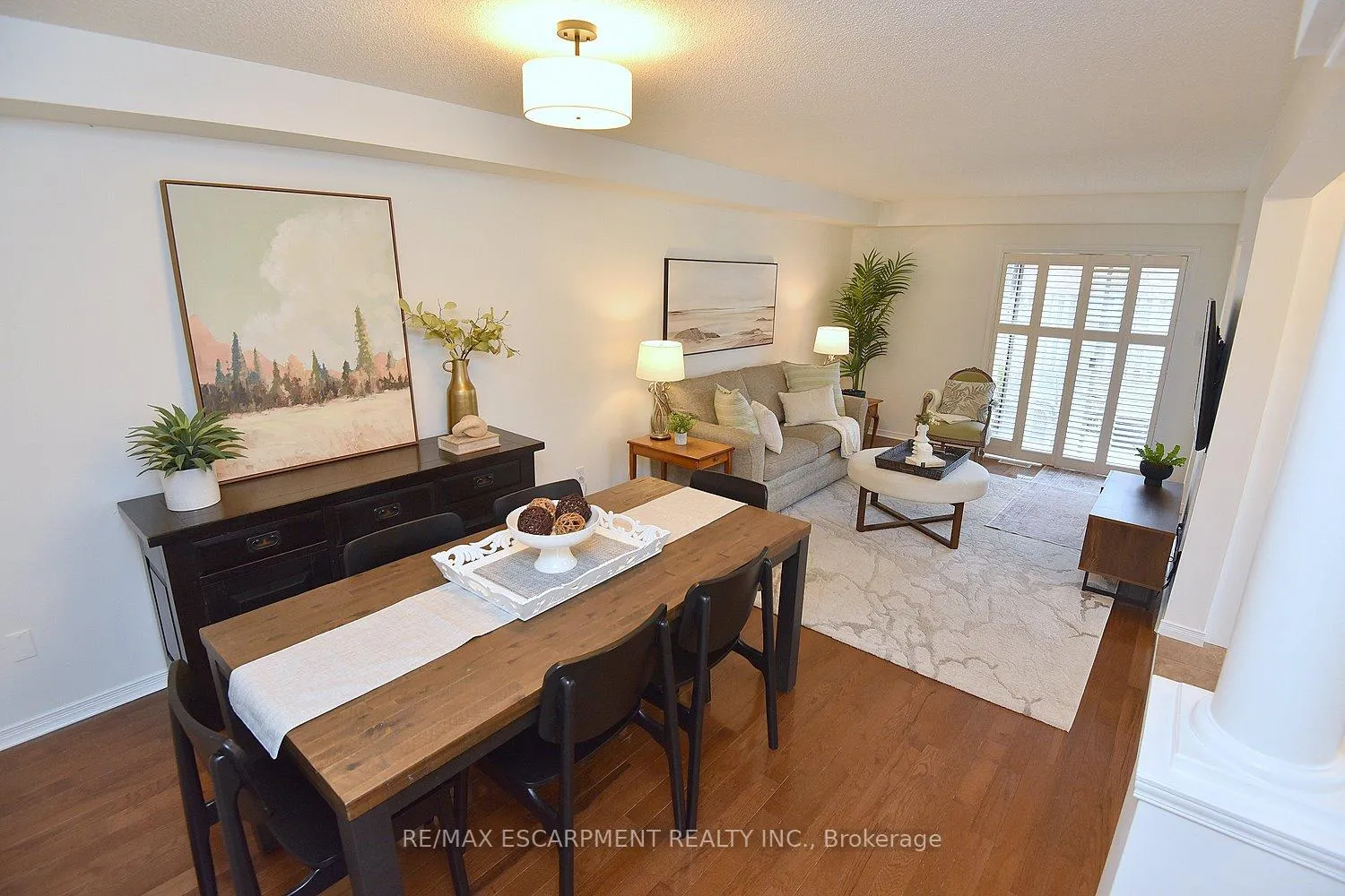 Photo 9 of 111 Magnolia Crescent, Grimsby, Grimsby West — HOMEH