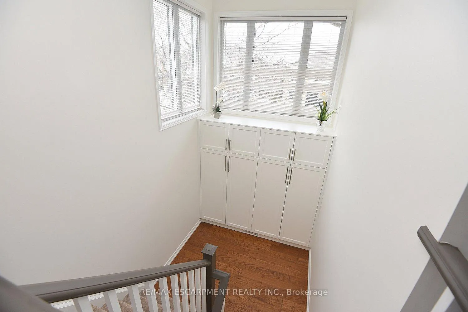 Photo 21 of 111 Magnolia Crescent, Grimsby, Grimsby West — HOMEH