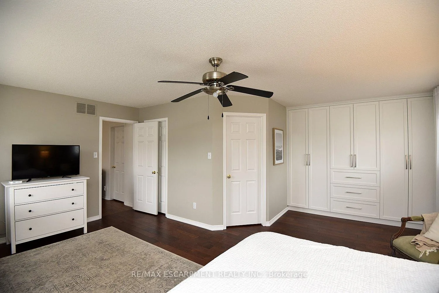 Photo 25 of 111 Magnolia Crescent, Grimsby, Grimsby West — HOMEH