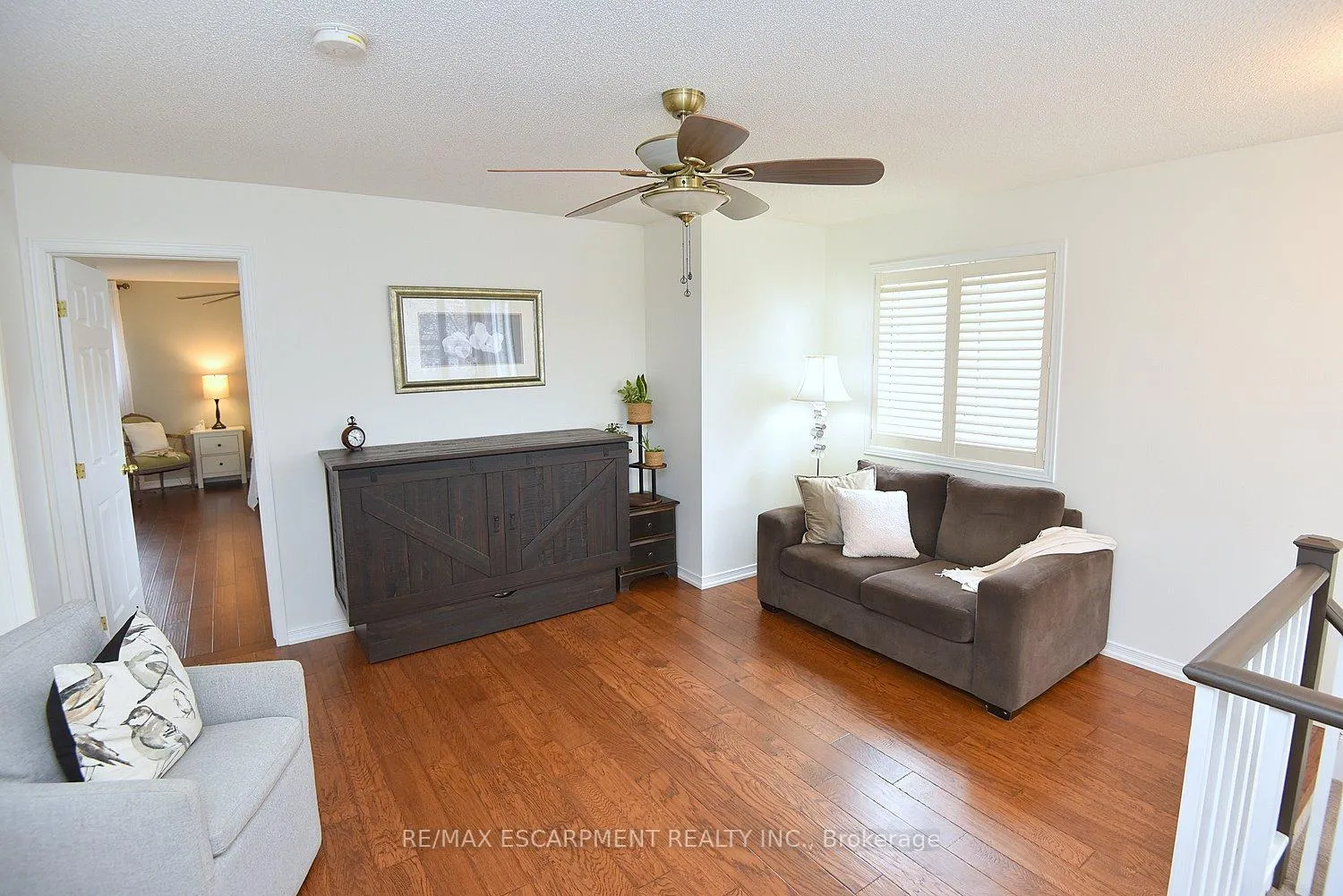 Photo 33 of 111 Magnolia Crescent, Grimsby, Grimsby West — HOMEH