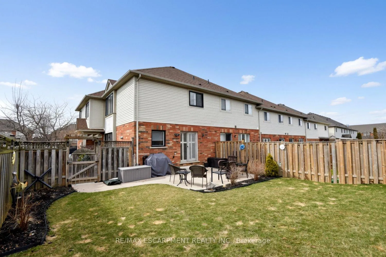 Photo 40 of 111 Magnolia Crescent, Grimsby, Grimsby West — HOMEH
