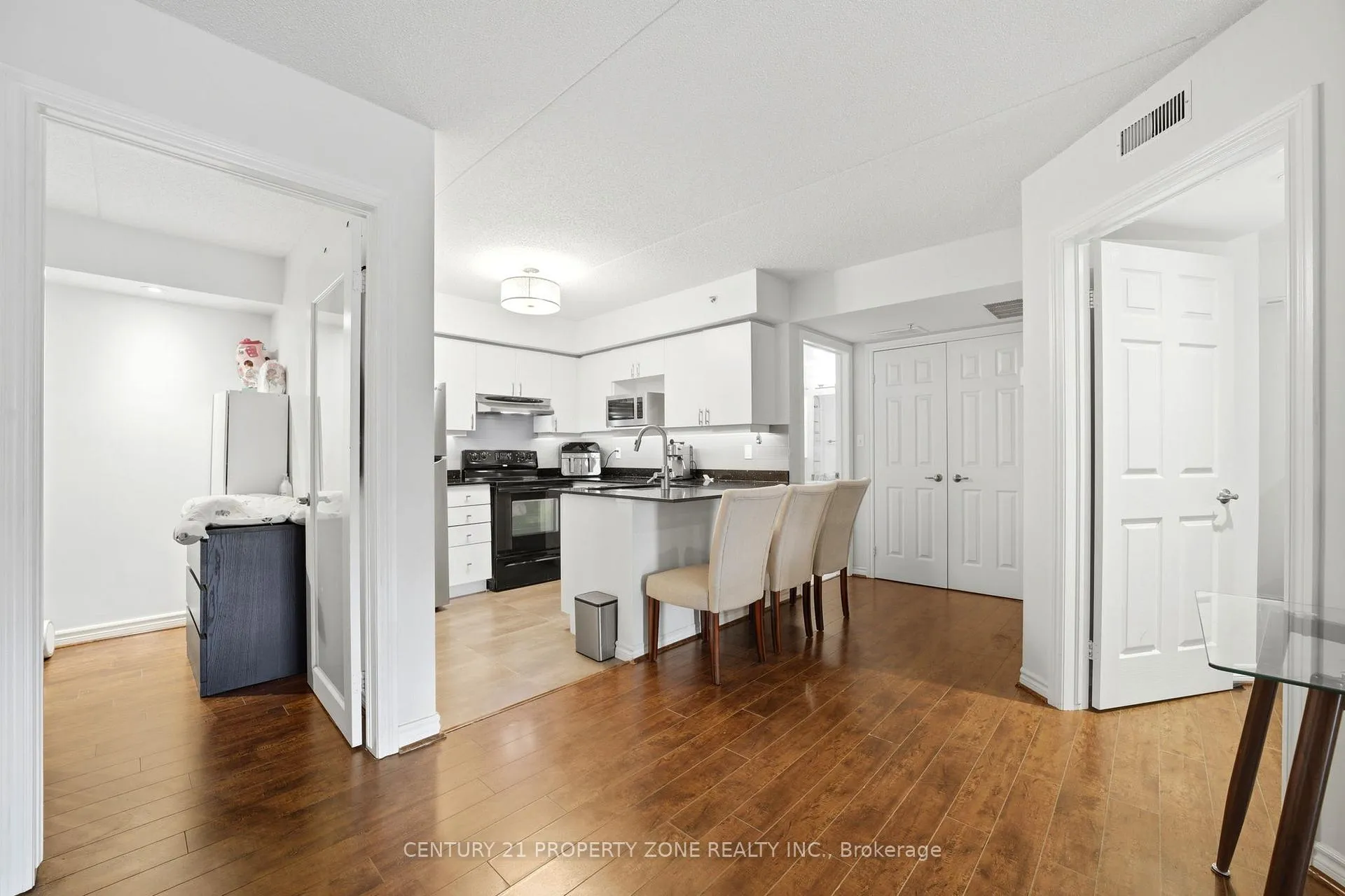 Photo 3 of 306 - 1440 Bishops Gate, Oakville, Glen Abbey — HOMEH