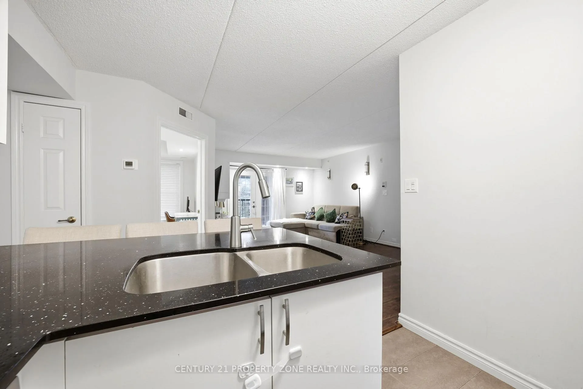 Photo 13 of 306 - 1440 Bishops Gate, Oakville, Glen Abbey — HOMEH