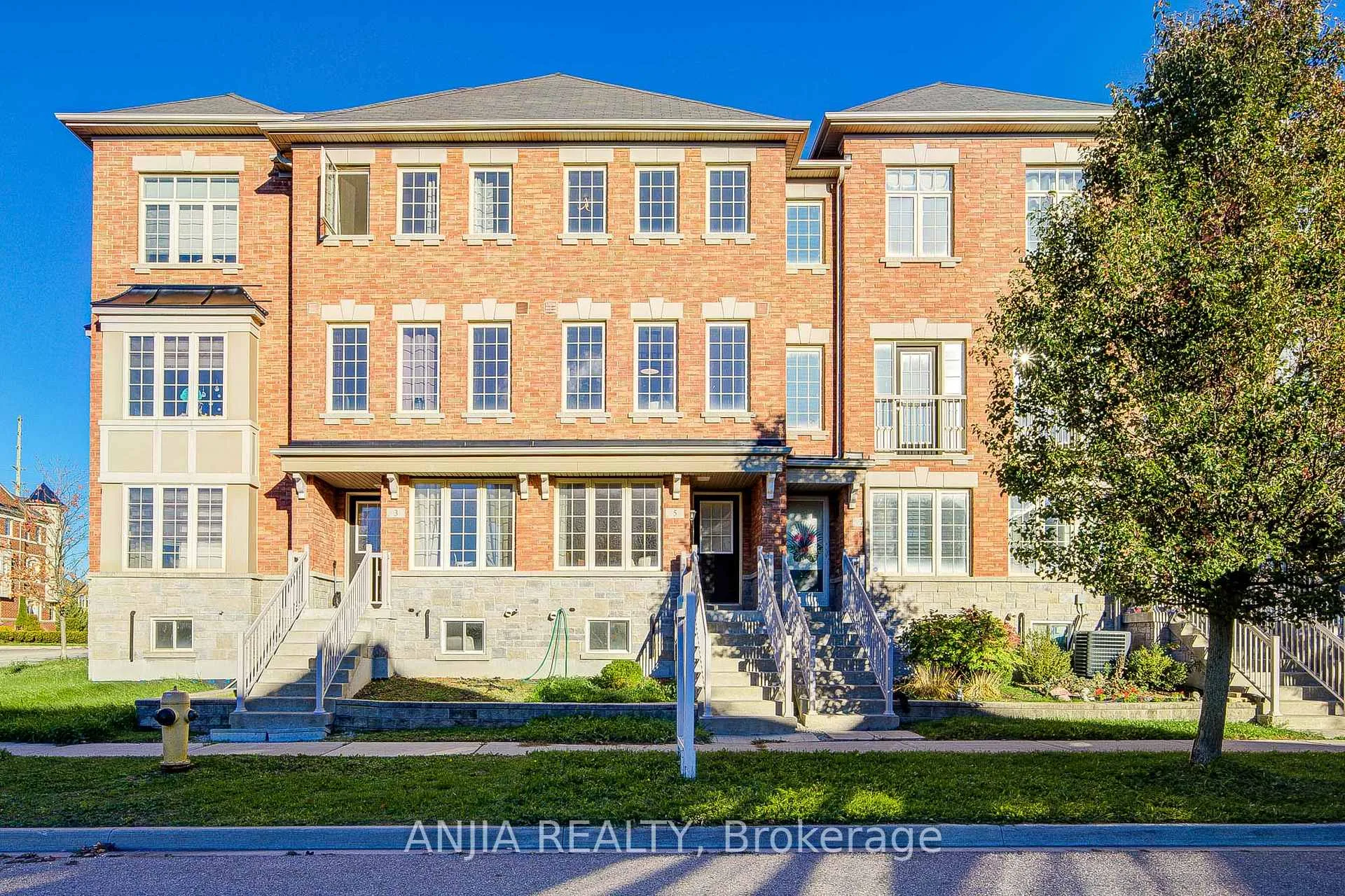 Photo 1 of 5 Valliere Drive, Markham, Berczy — HOMEH