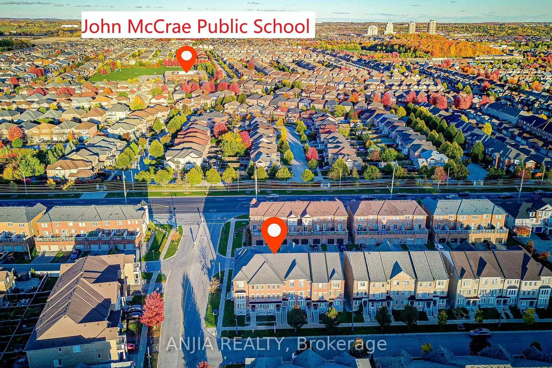 Photo 4 of 5 Valliere Drive, Markham, Berczy — HOMEH