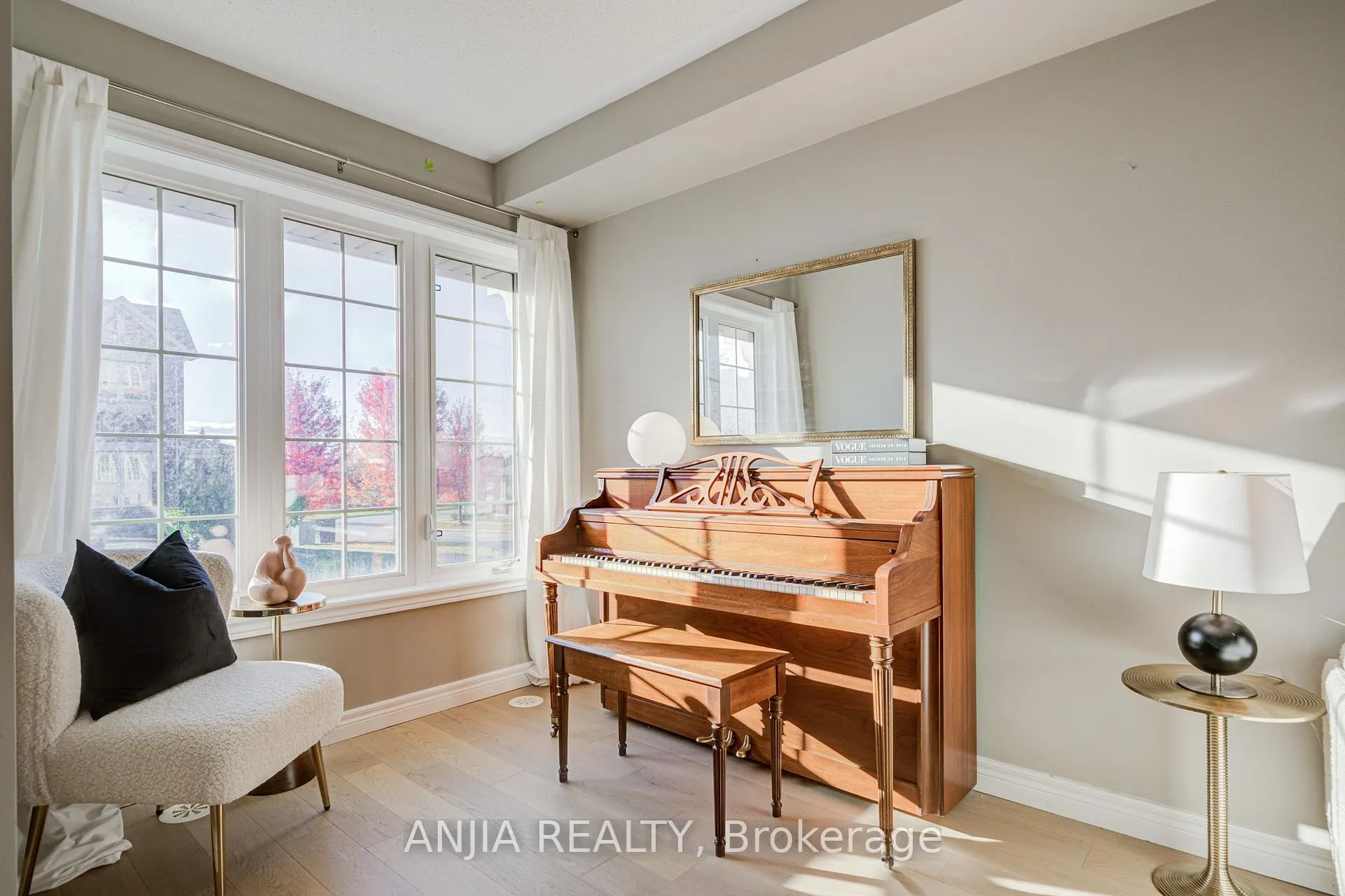 Photo 6 of 5 Valliere Drive, Markham, Berczy — HOMEH