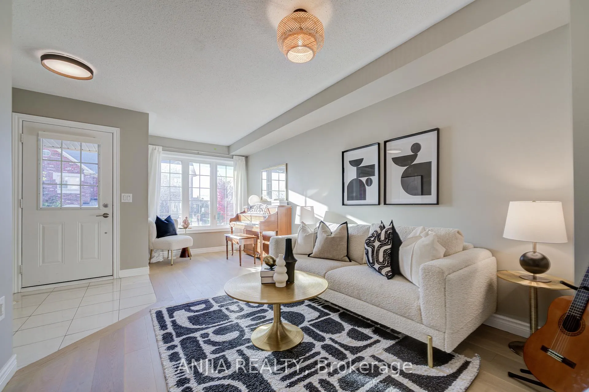 Photo 7 of 5 Valliere Drive, Markham, Berczy — HOMEH