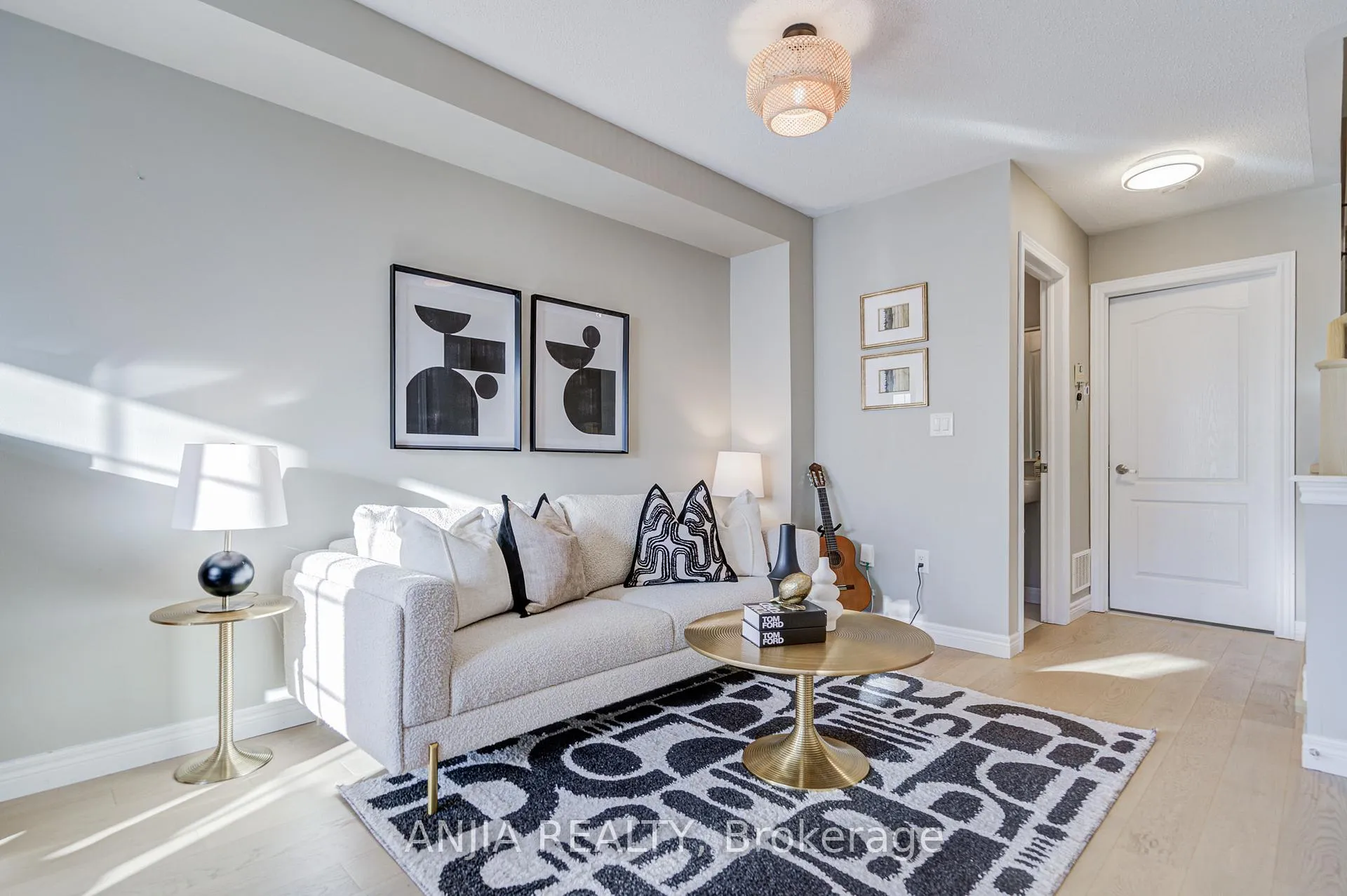 Photo 8 of 5 Valliere Drive, Markham, Berczy — HOMEH