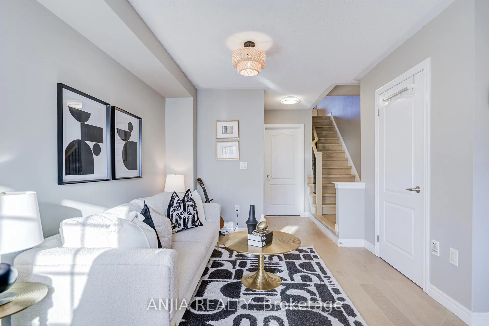 Photo 10 of 5 Valliere Drive, Markham, Berczy — HOMEH