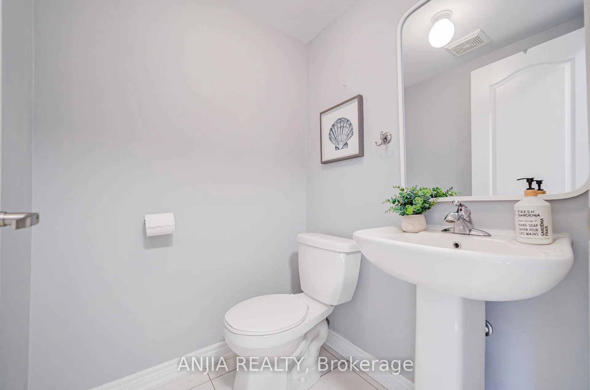 Photo 11 of 5 Valliere Drive, Markham, Berczy — HOMEH