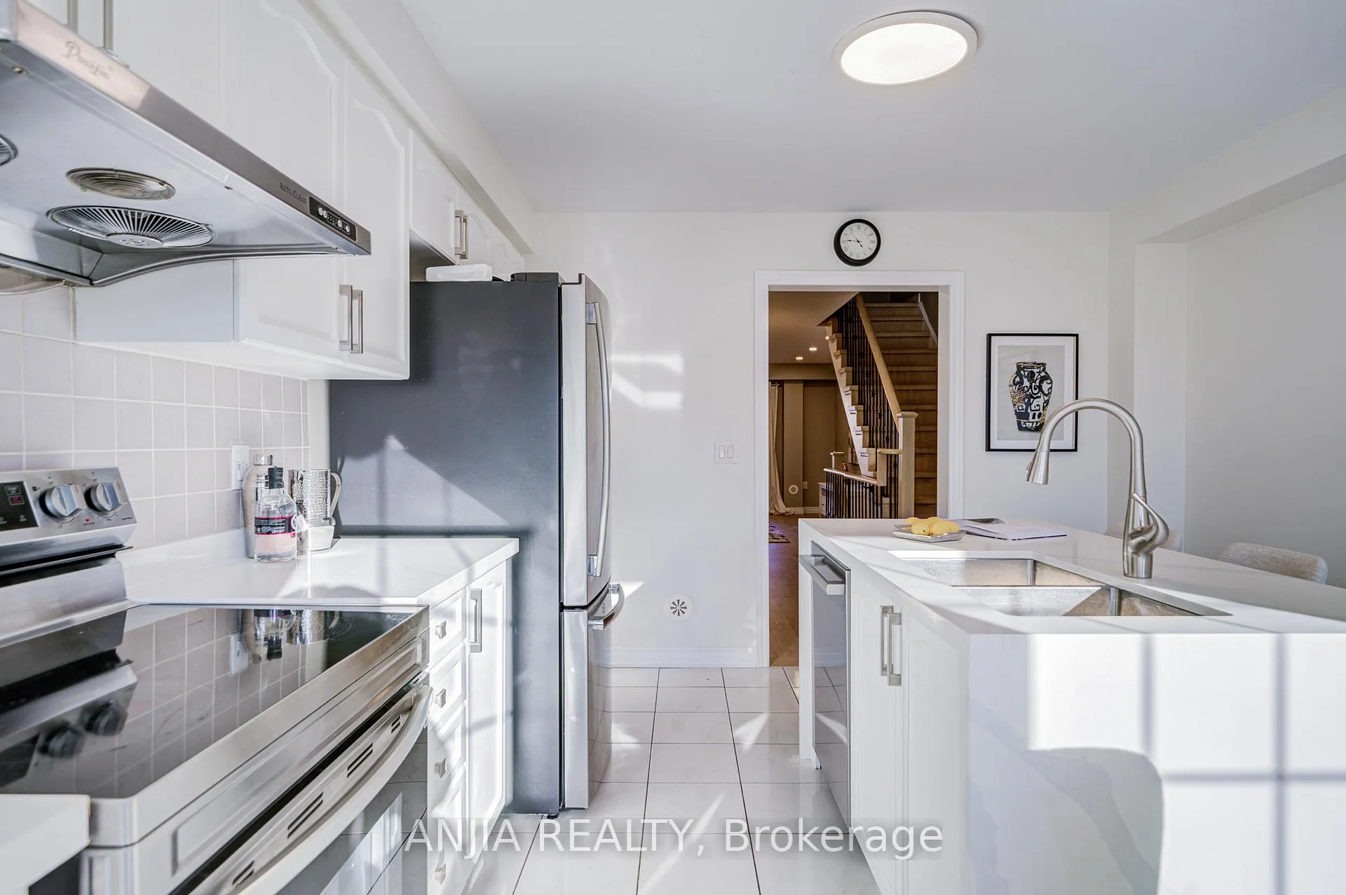 Photo 26 of 5 Valliere Drive, Markham, Berczy — HOMEH