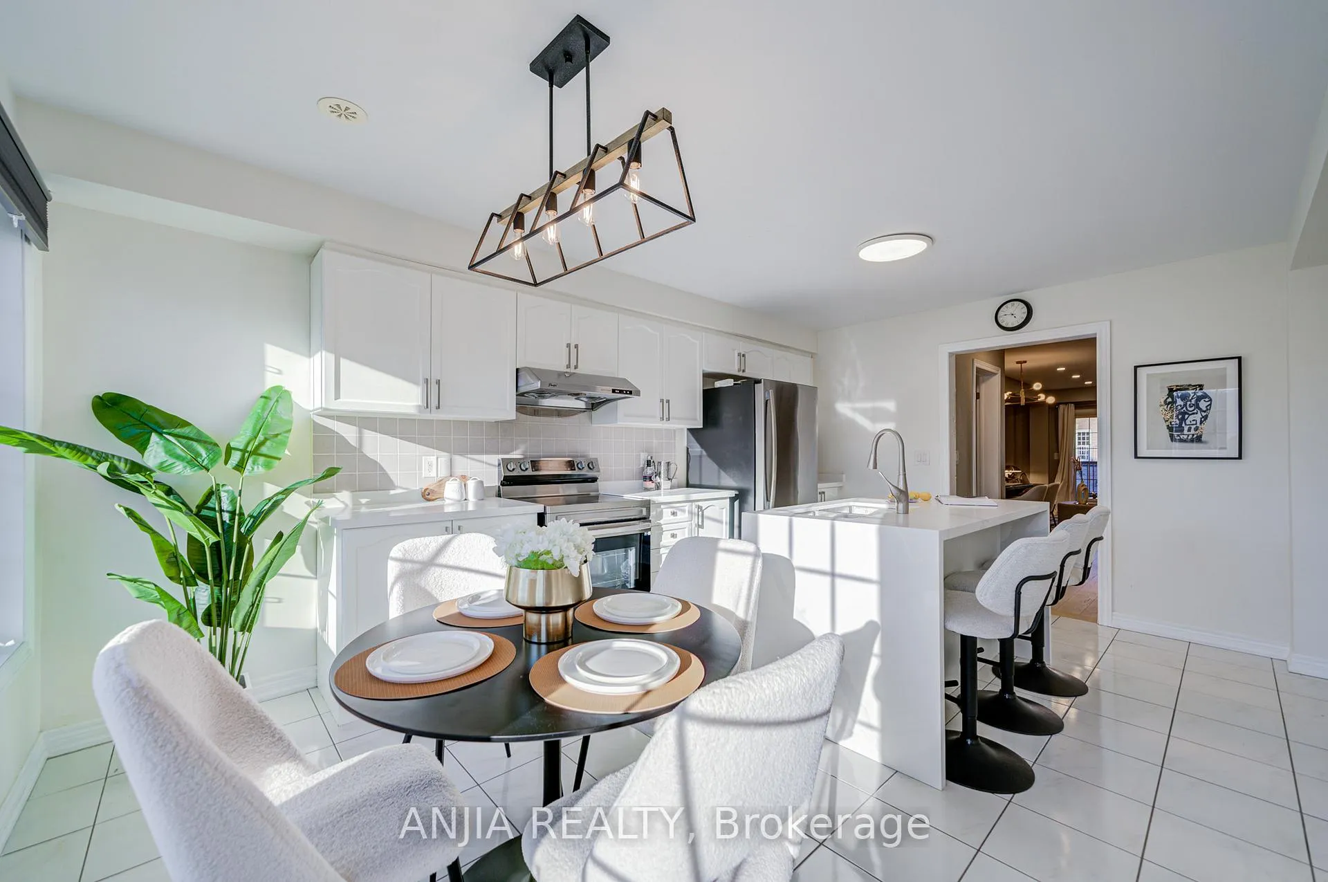 Photo 28 of 5 Valliere Drive, Markham, Berczy — HOMEH