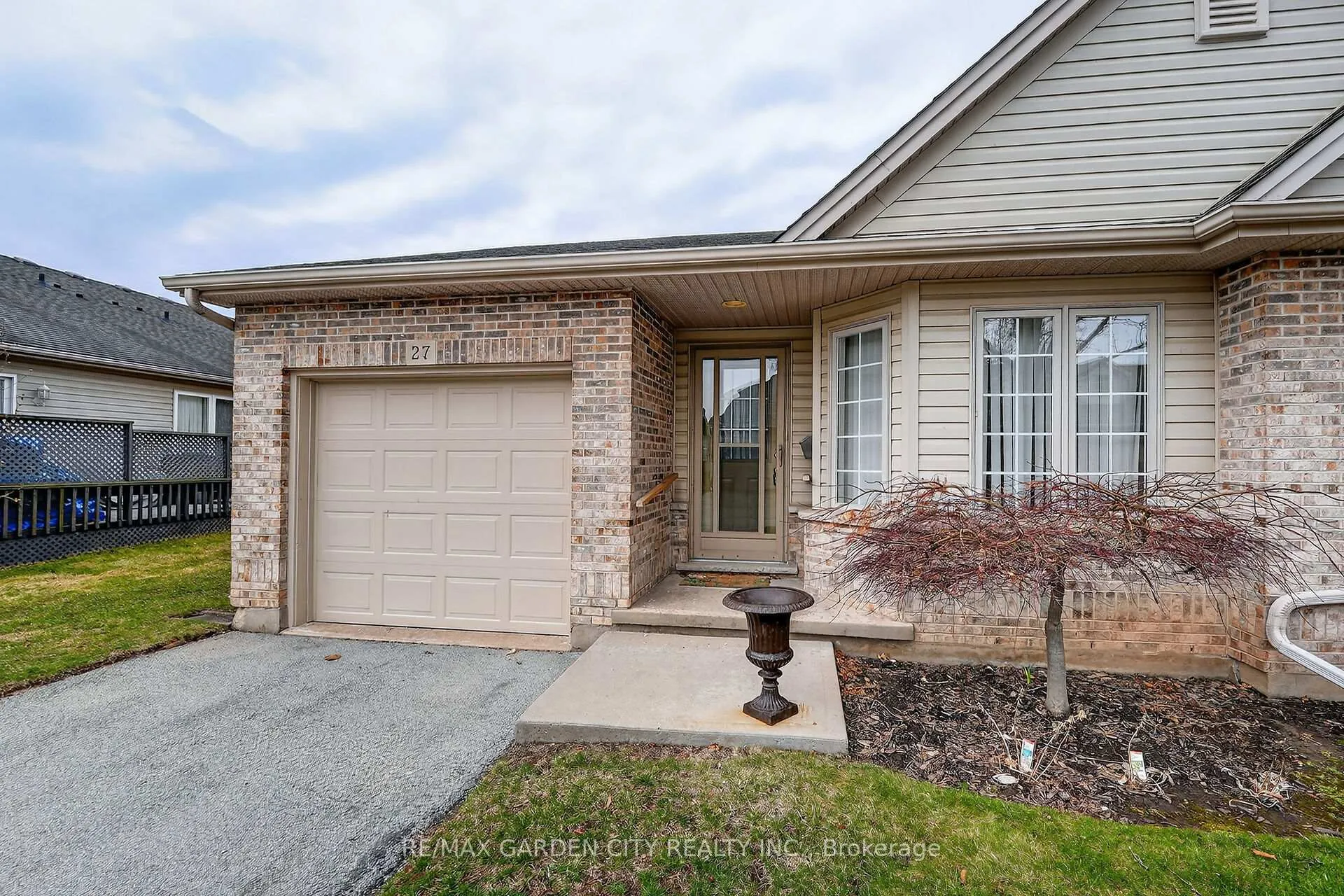 Photo 2 of Unit 27, 303 Central Avenue, Grimsby, Grimsby East — HOMEH