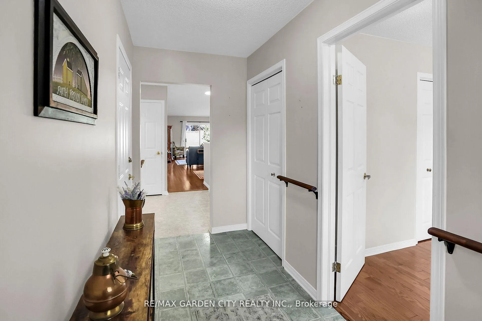 Photo 3 of Unit 27, 303 Central Avenue, Grimsby, Grimsby East — HOMEH