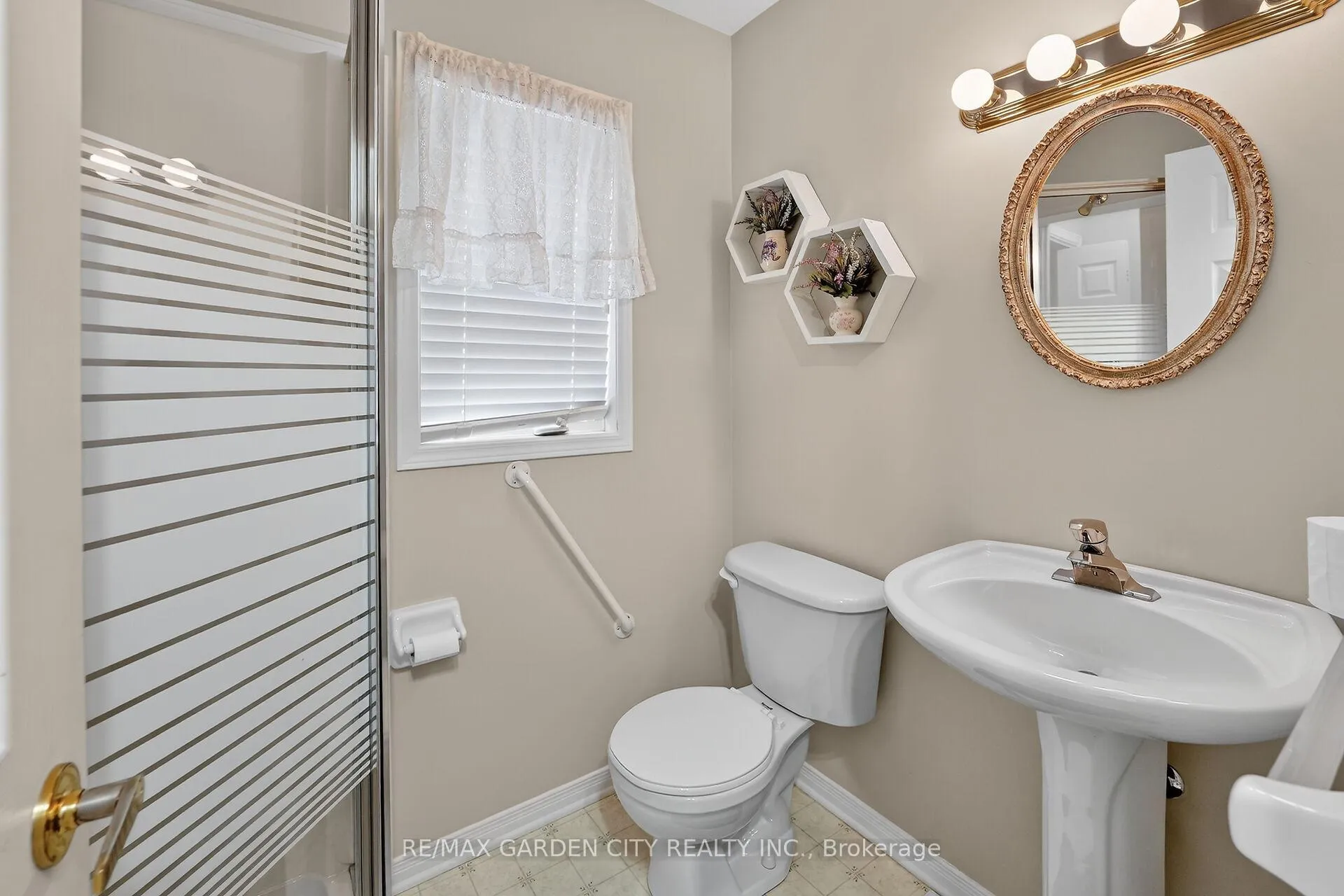 Photo 18 of Unit 27, 303 Central Avenue, Grimsby, Grimsby East — HOMEH