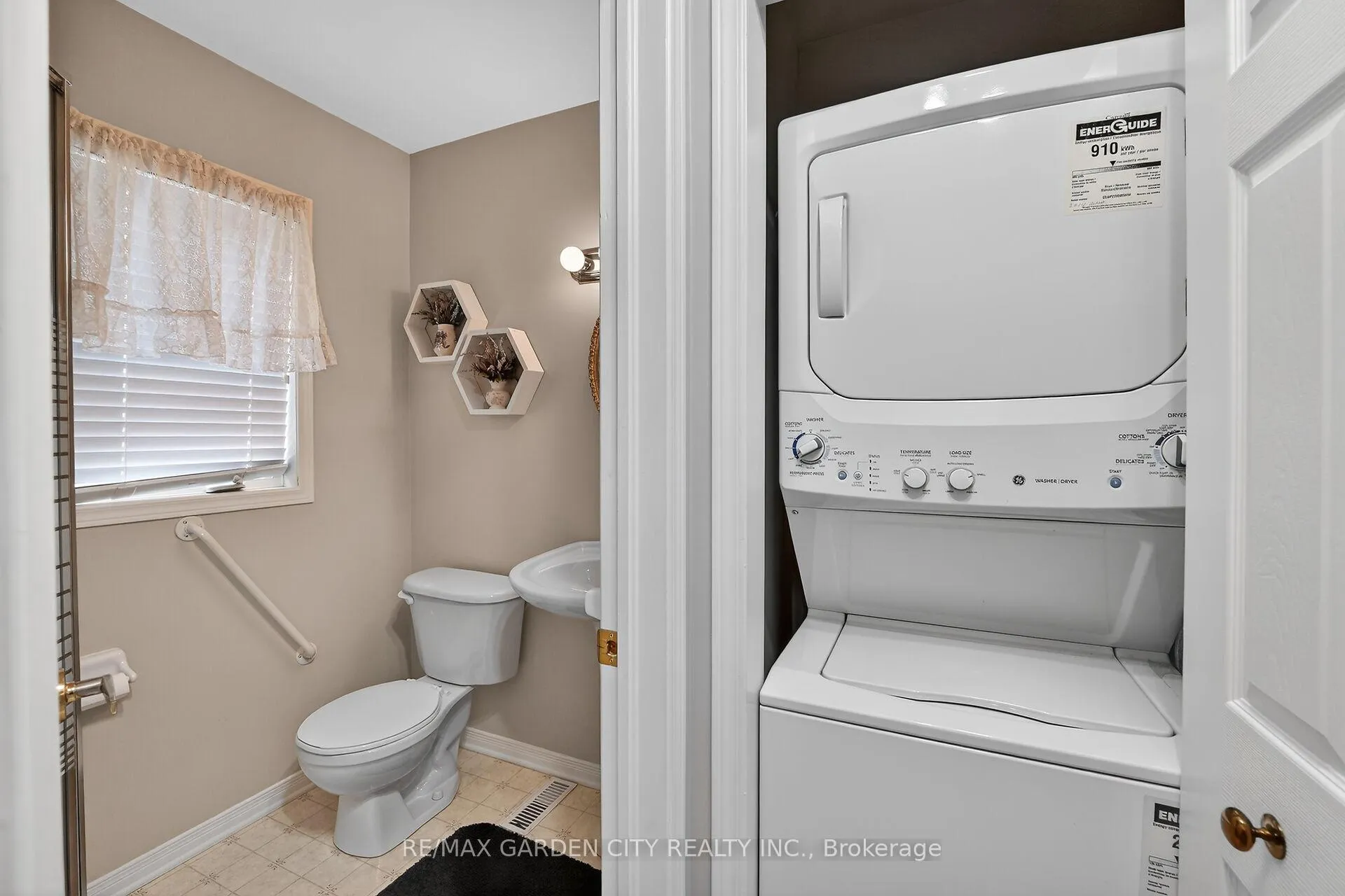 Photo 19 of Unit 27, 303 Central Avenue, Grimsby, Grimsby East — HOMEH