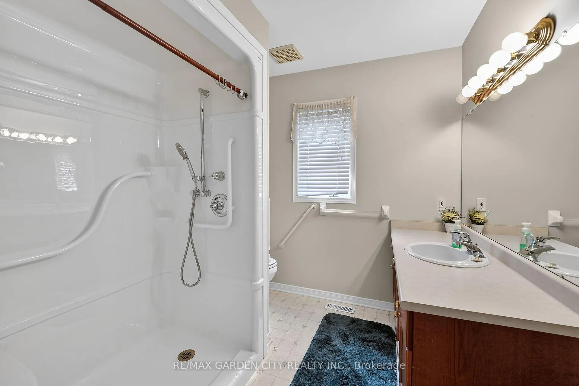 Photo 21 of Unit 27, 303 Central Avenue, Grimsby, Grimsby East — HOMEH