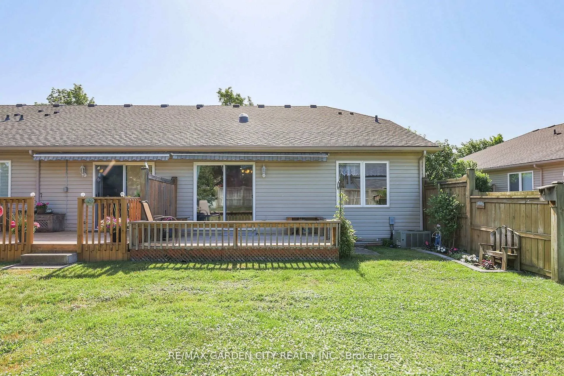Photo 24 of Unit 27, 303 Central Avenue, Grimsby, Grimsby East — HOMEH