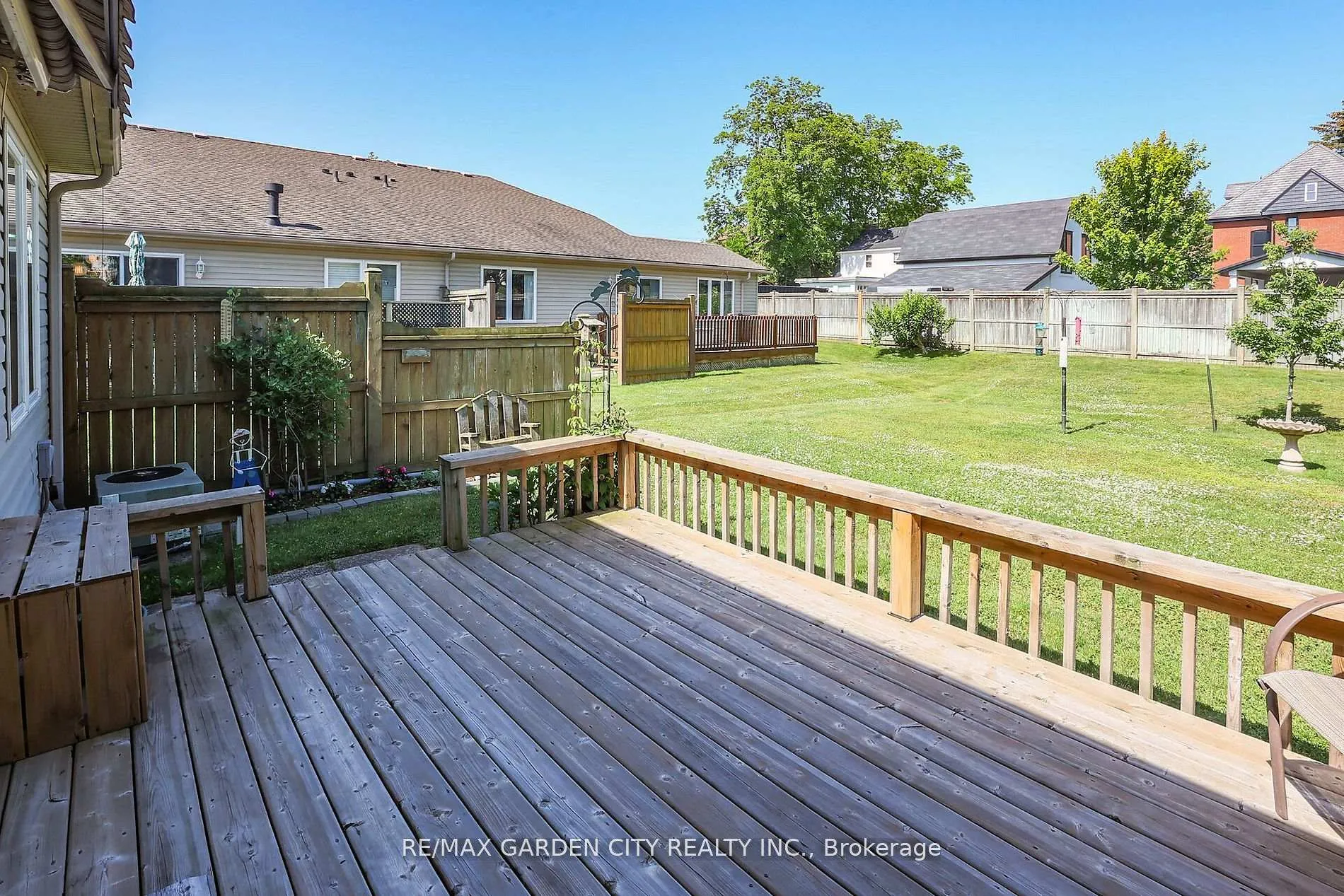 Photo 25 of Unit 27, 303 Central Avenue, Grimsby, Grimsby East — HOMEH