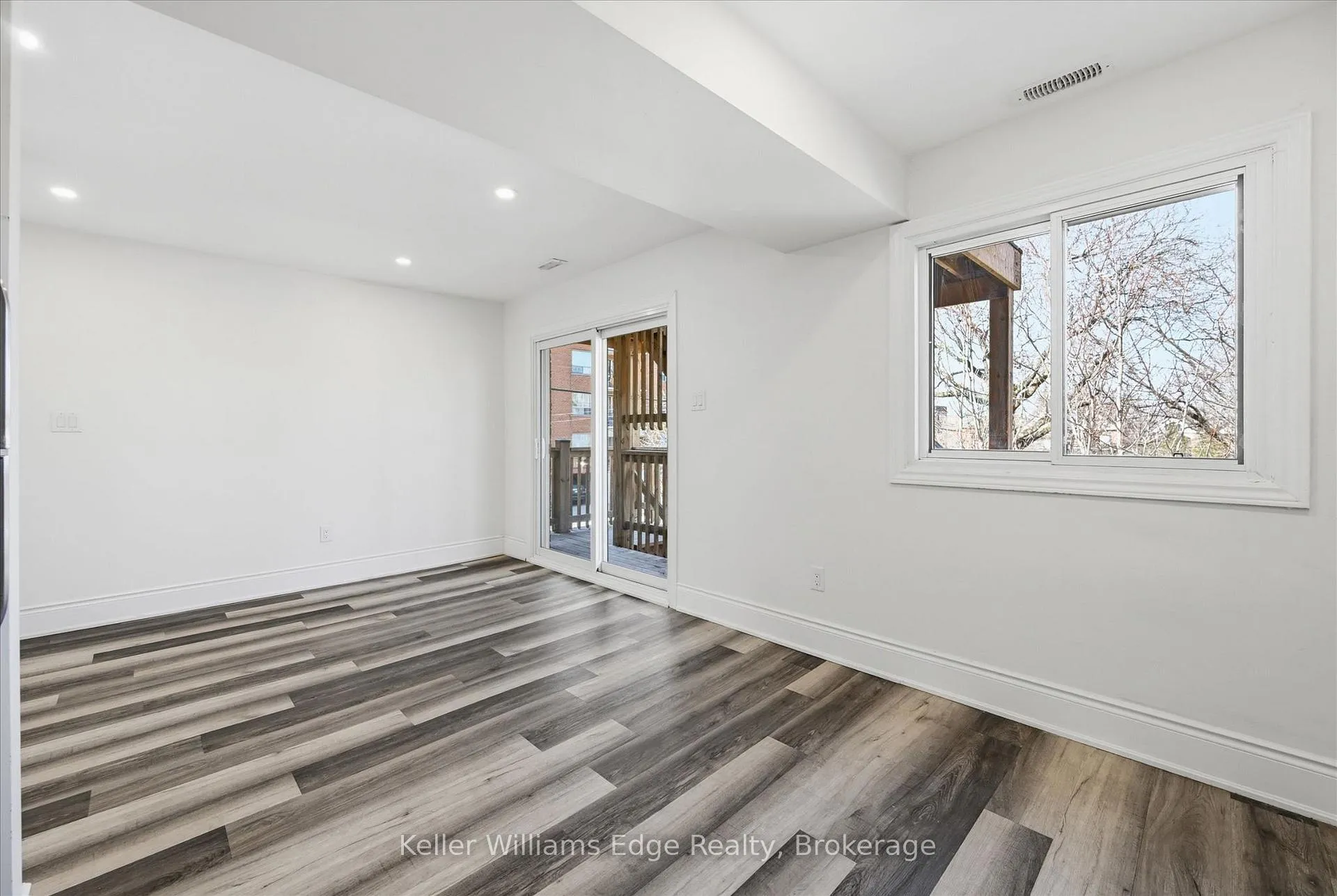 Photo 6 of Unit 2, 220 Caroline Street S, Hamilton, Durand — HOMEH