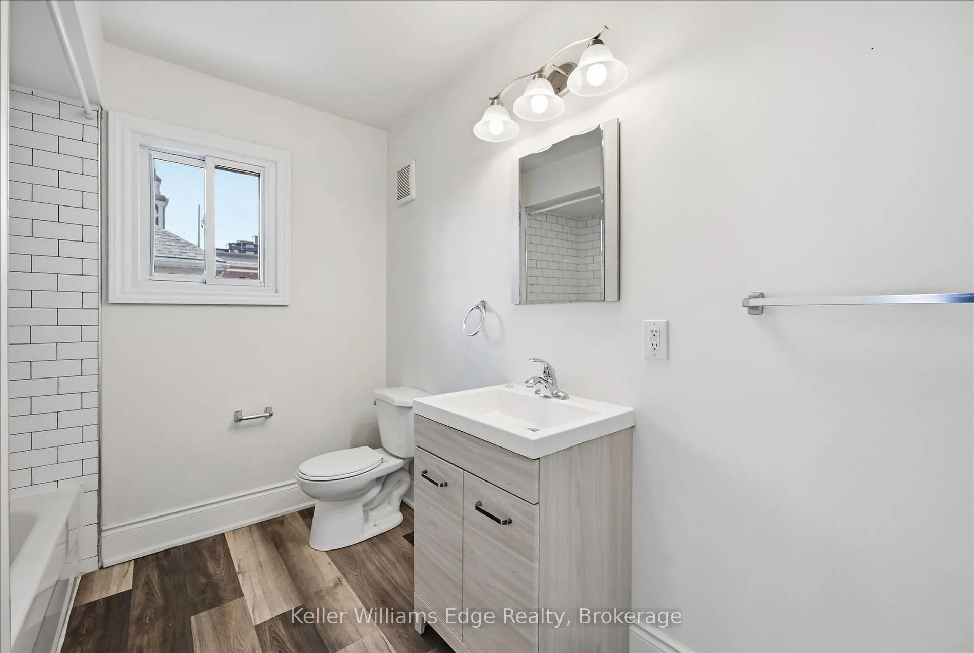 Photo 9 of Unit 2, 220 Caroline Street S, Hamilton, Durand — HOMEH