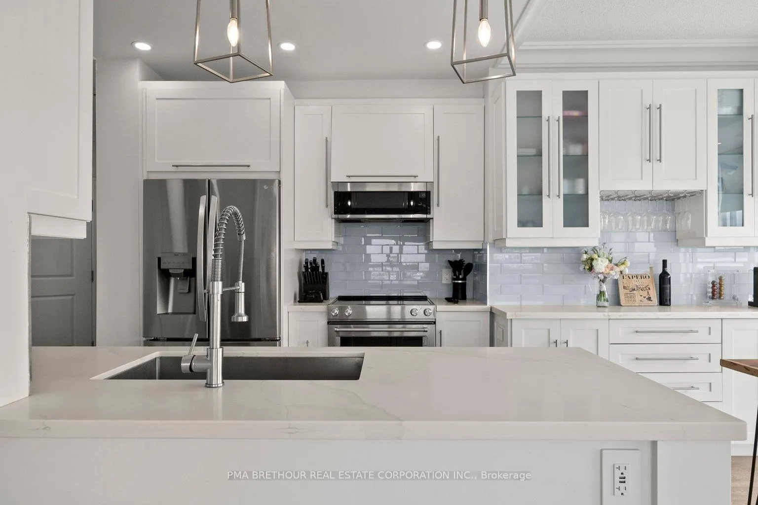 Photo 2 of Unit 902, 7730 Kipling Avenue, Vaughan, Vaughan Grove — HOMEH