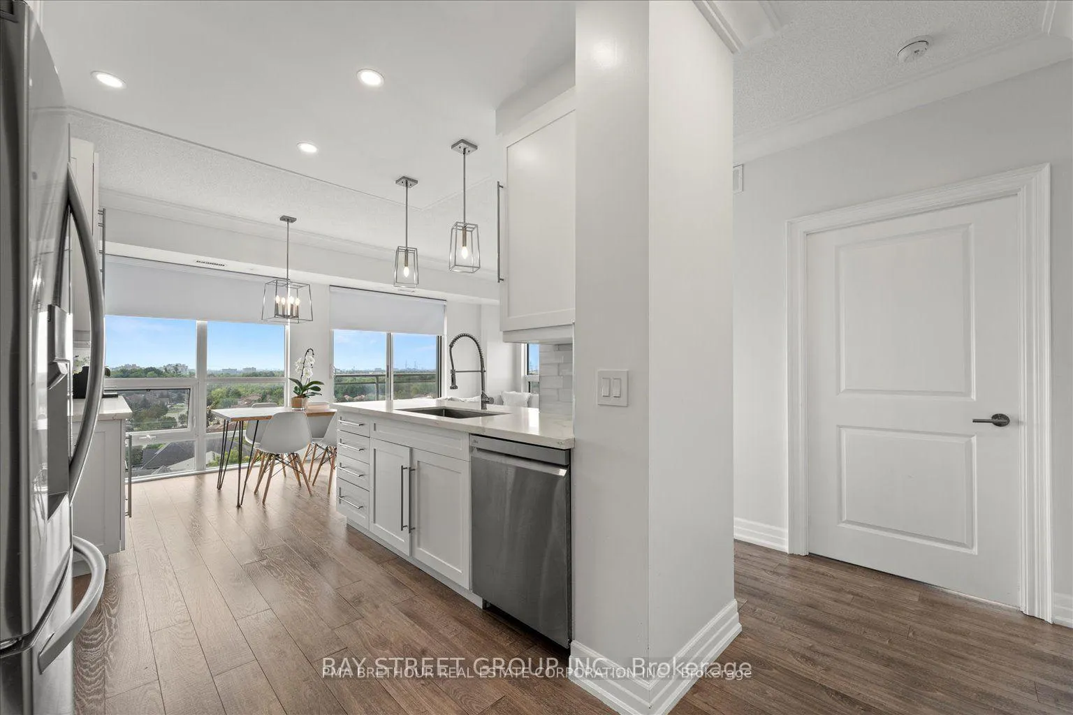 Photo 4 of Unit 902, 7730 Kipling Avenue, Vaughan, Vaughan Grove — HOMEH