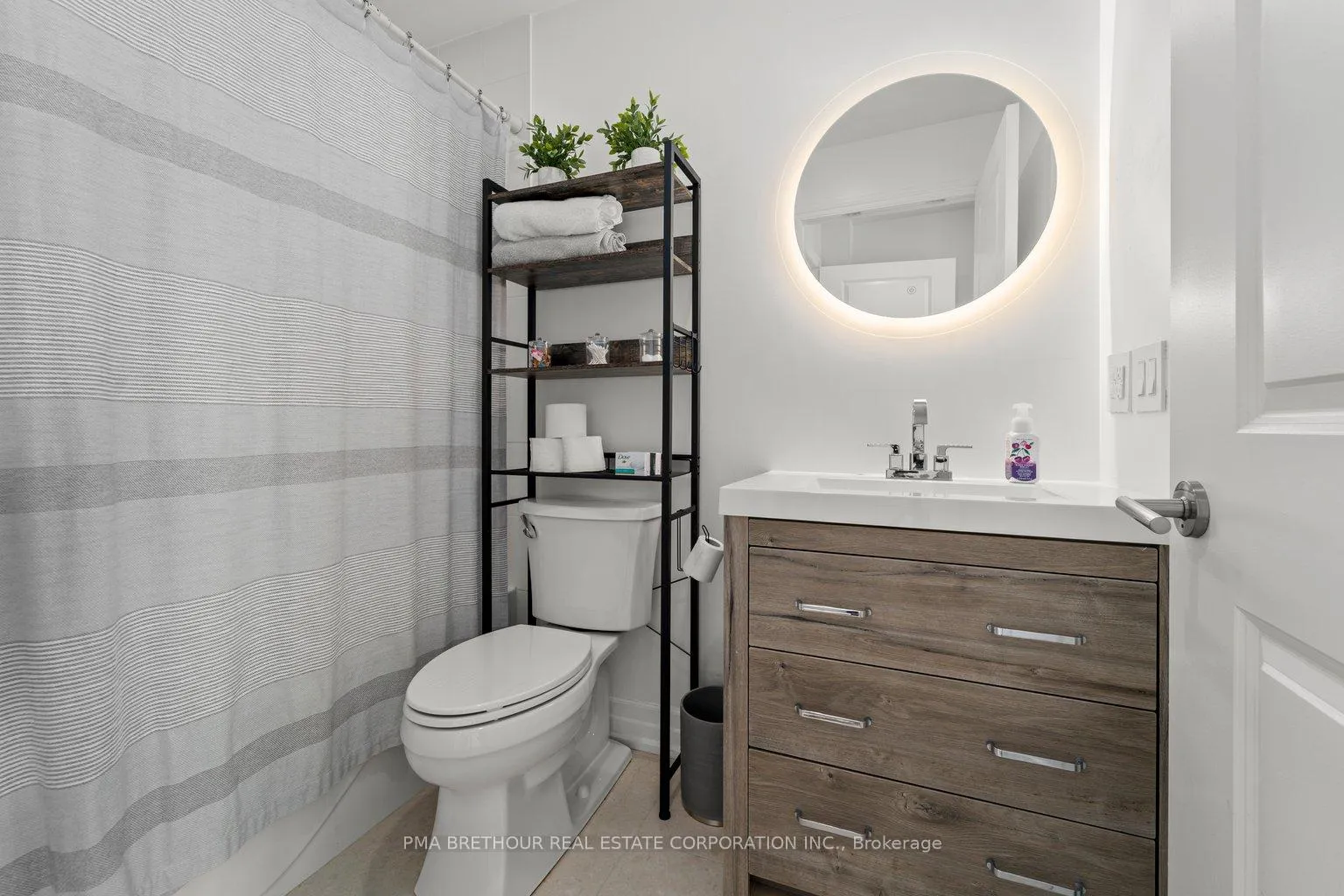 Photo 8 of Unit 902, 7730 Kipling Avenue, Vaughan, Vaughan Grove — HOMEH