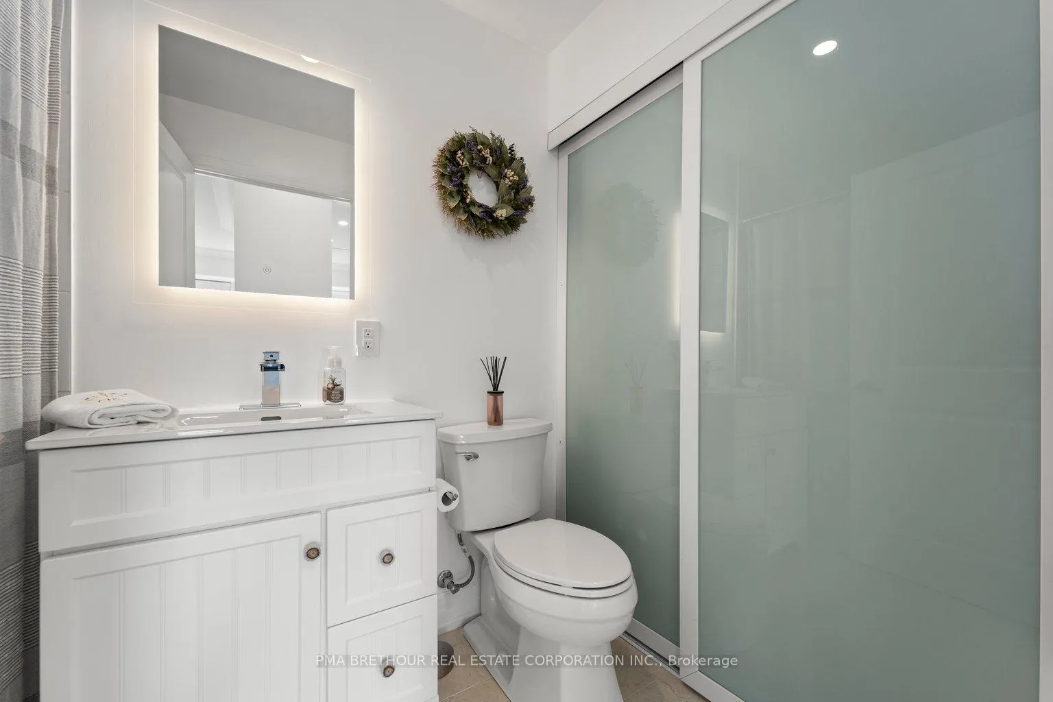 Photo 10 of Unit 902, 7730 Kipling Avenue, Vaughan, Vaughan Grove — HOMEH
