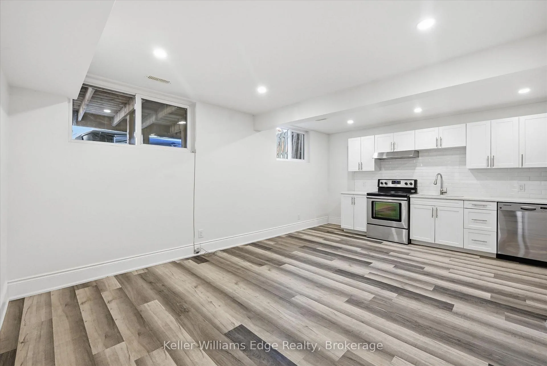 Photo 5 of Unit 4, 220 Caroline Street S, Hamilton, Durand — HOMEH