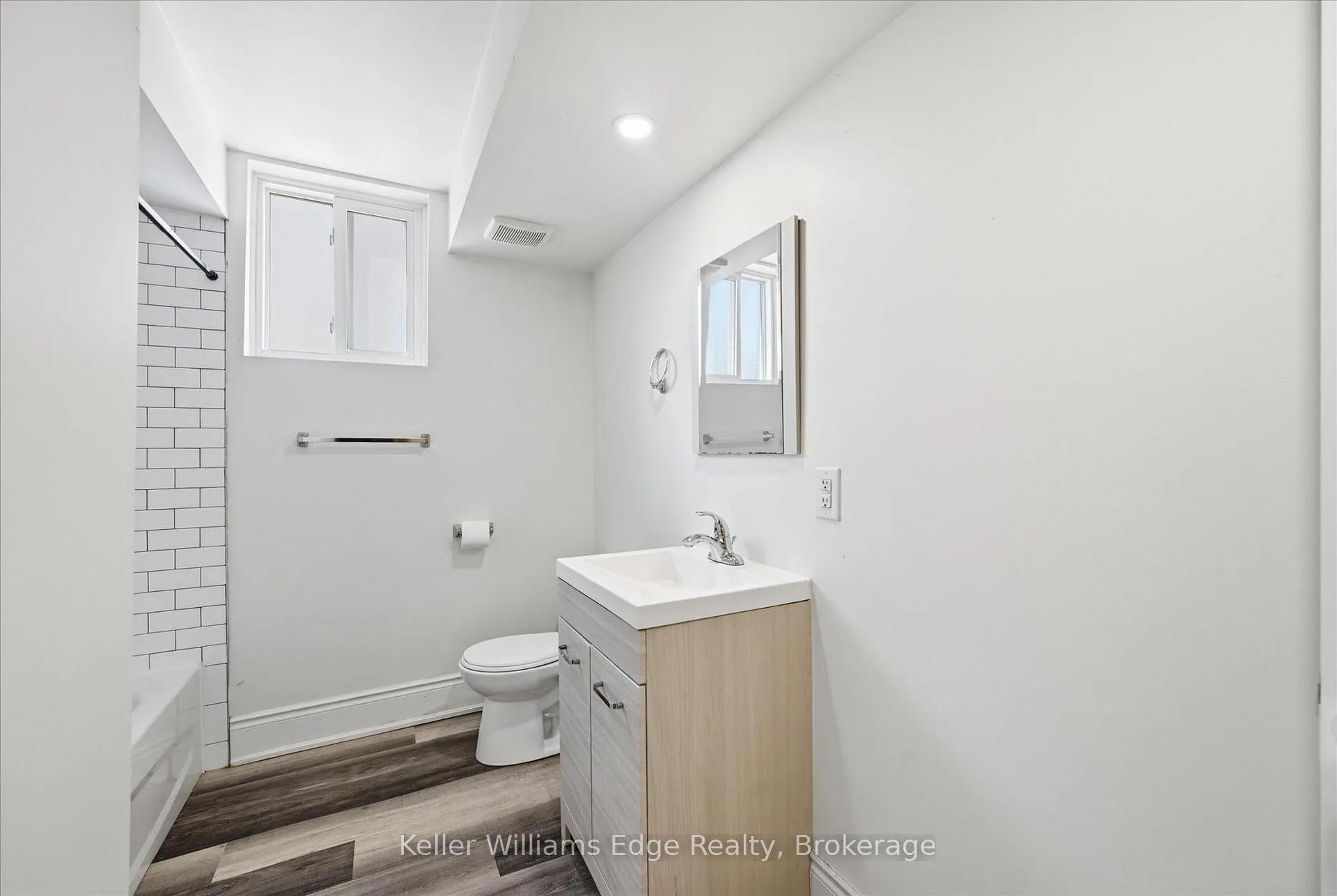 Photo 8 of Unit 4, 220 Caroline Street S, Hamilton, Durand — HOMEH
