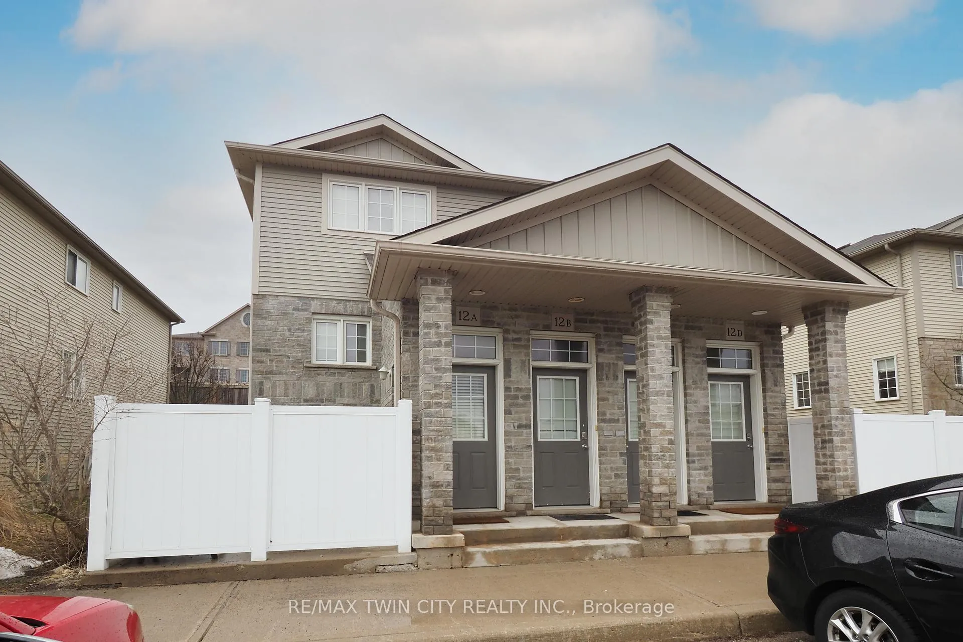 Photo 1 of Unit B12, 240 Westmeadow Drive, Kitchener — HOMEH