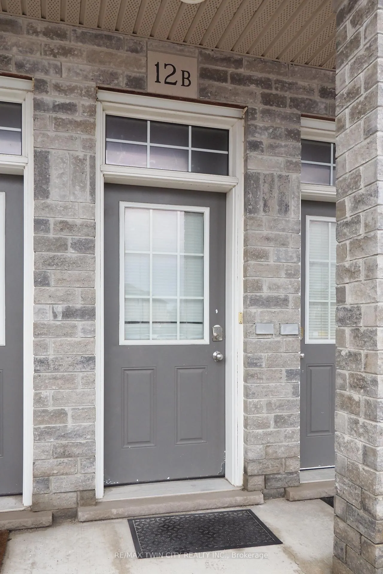 Photo 2 of Unit B12, 240 Westmeadow Drive, Kitchener — HOMEH