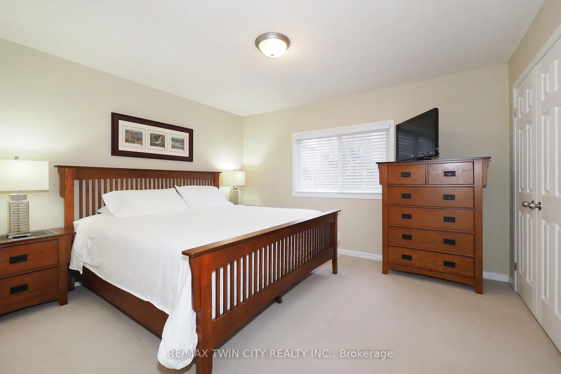 Photo 18 of Unit B12, 240 Westmeadow Drive, Kitchener — HOMEH