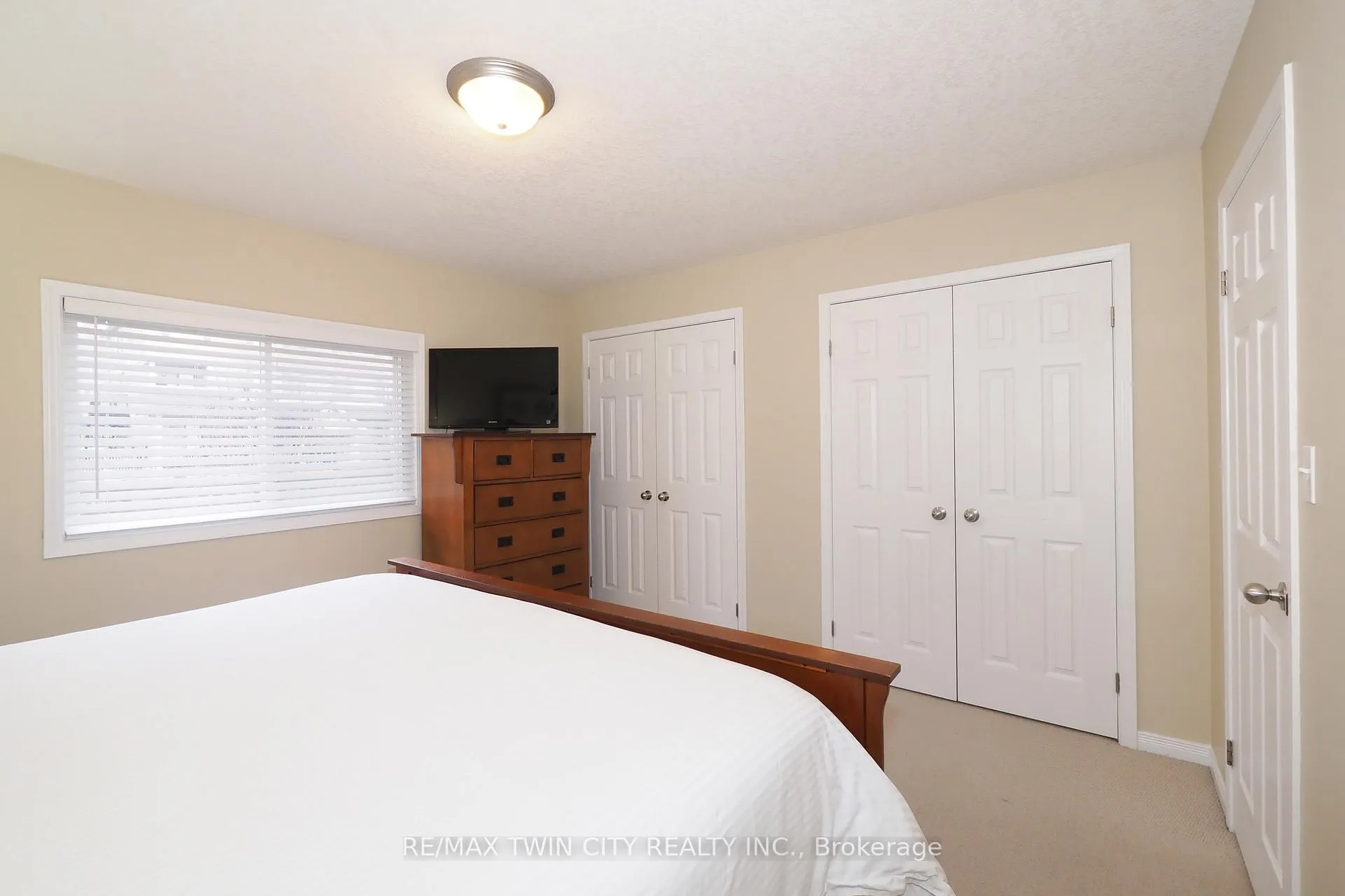 Photo 19 of Unit B12, 240 Westmeadow Drive, Kitchener — HOMEH