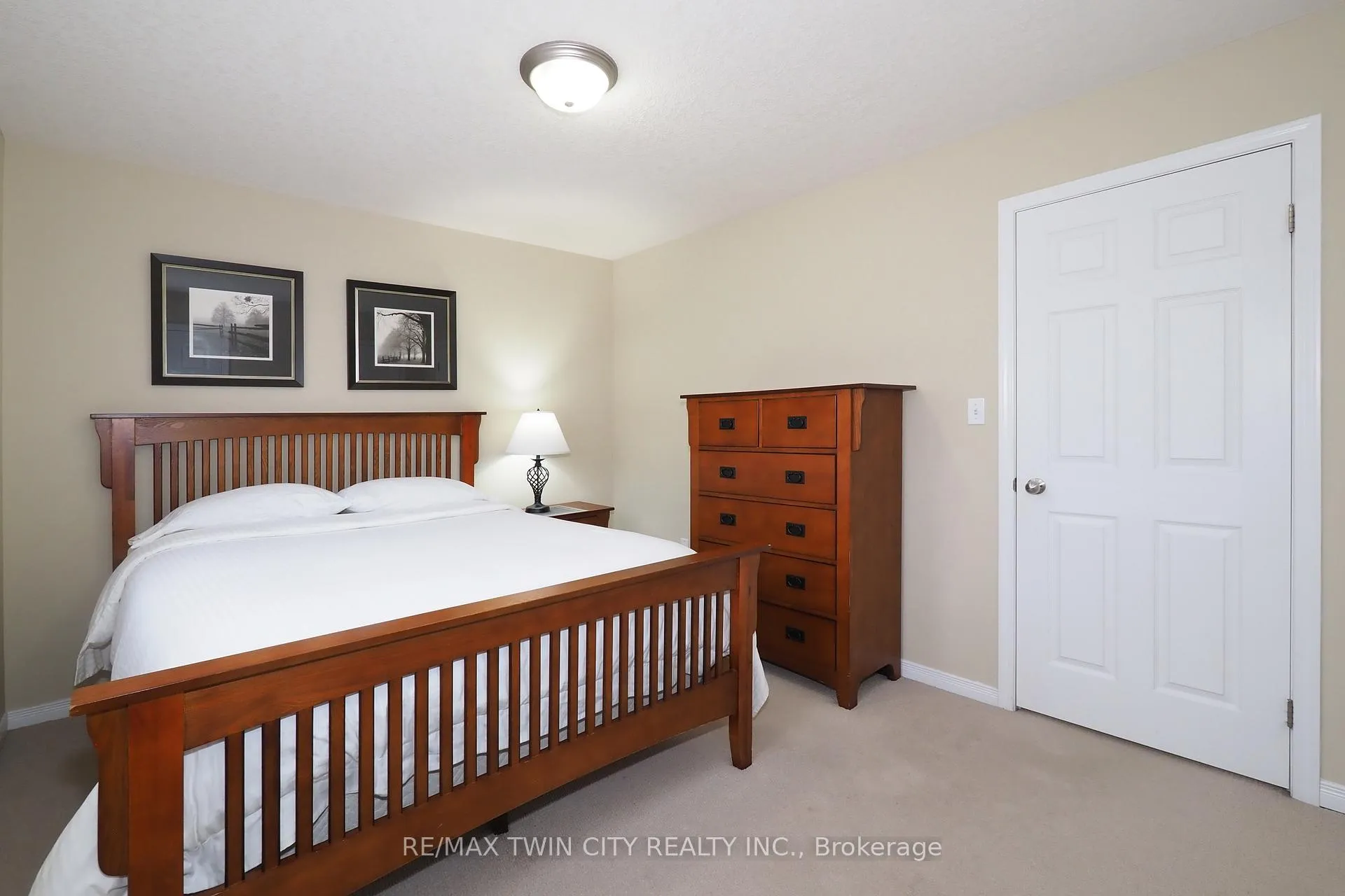 Photo 23 of Unit B12, 240 Westmeadow Drive, Kitchener — HOMEH