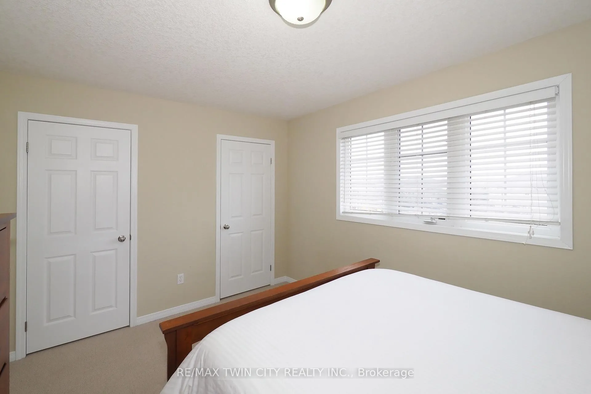 Photo 24 of Unit B12, 240 Westmeadow Drive, Kitchener — HOMEH