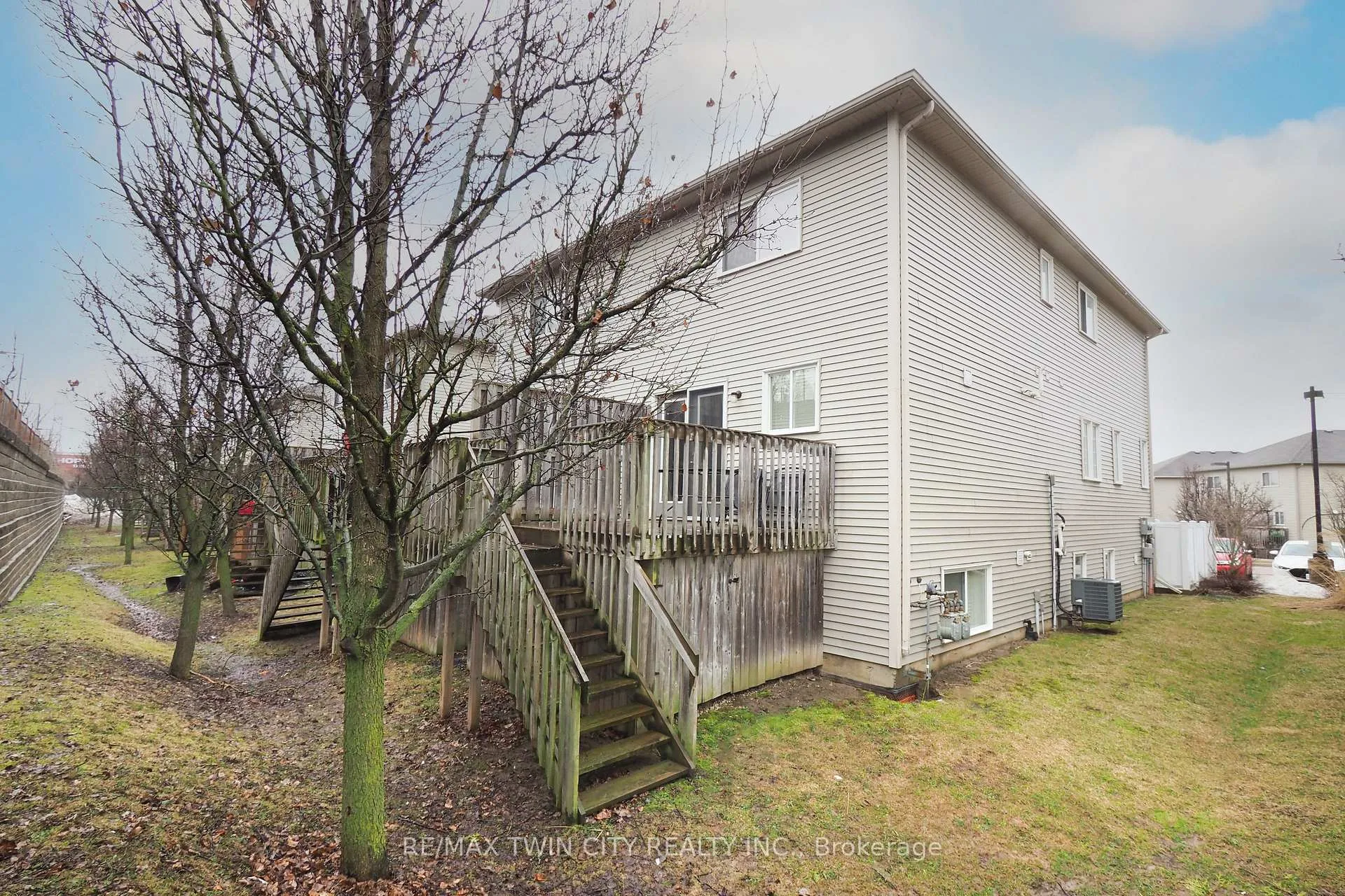 Photo 28 of Unit B12, 240 Westmeadow Drive, Kitchener — HOMEH