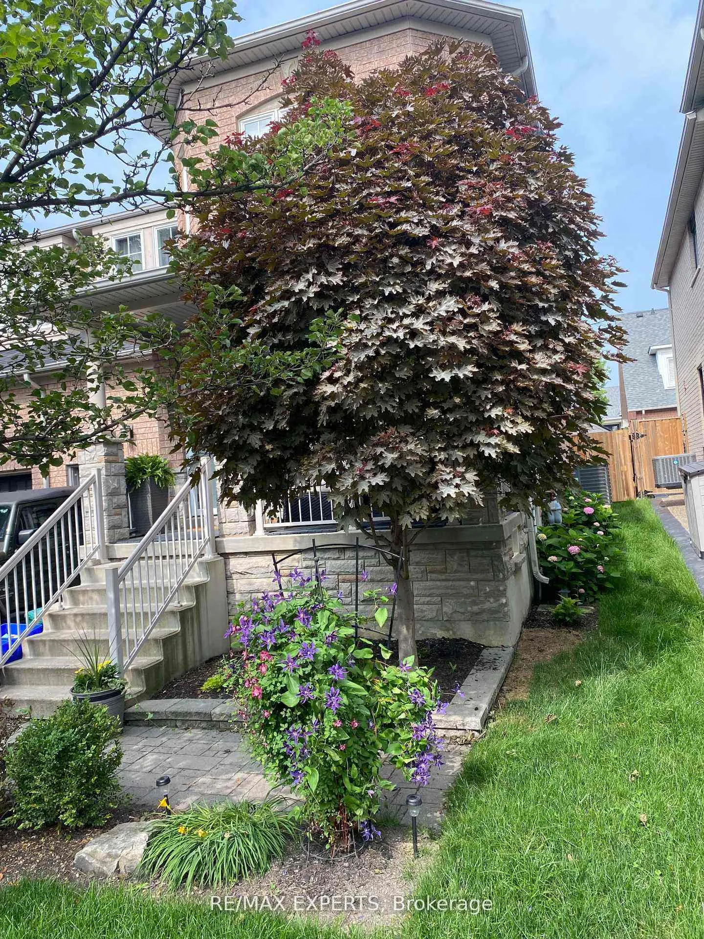 Photo 2 of 35 Arundel Drive, Vaughan, Vellore Village — HOMEH