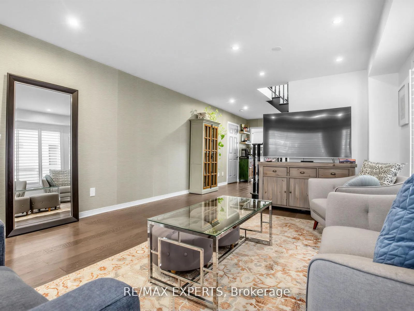Photo 7 of 35 Arundel Drive, Vaughan, Vellore Village — HOMEH